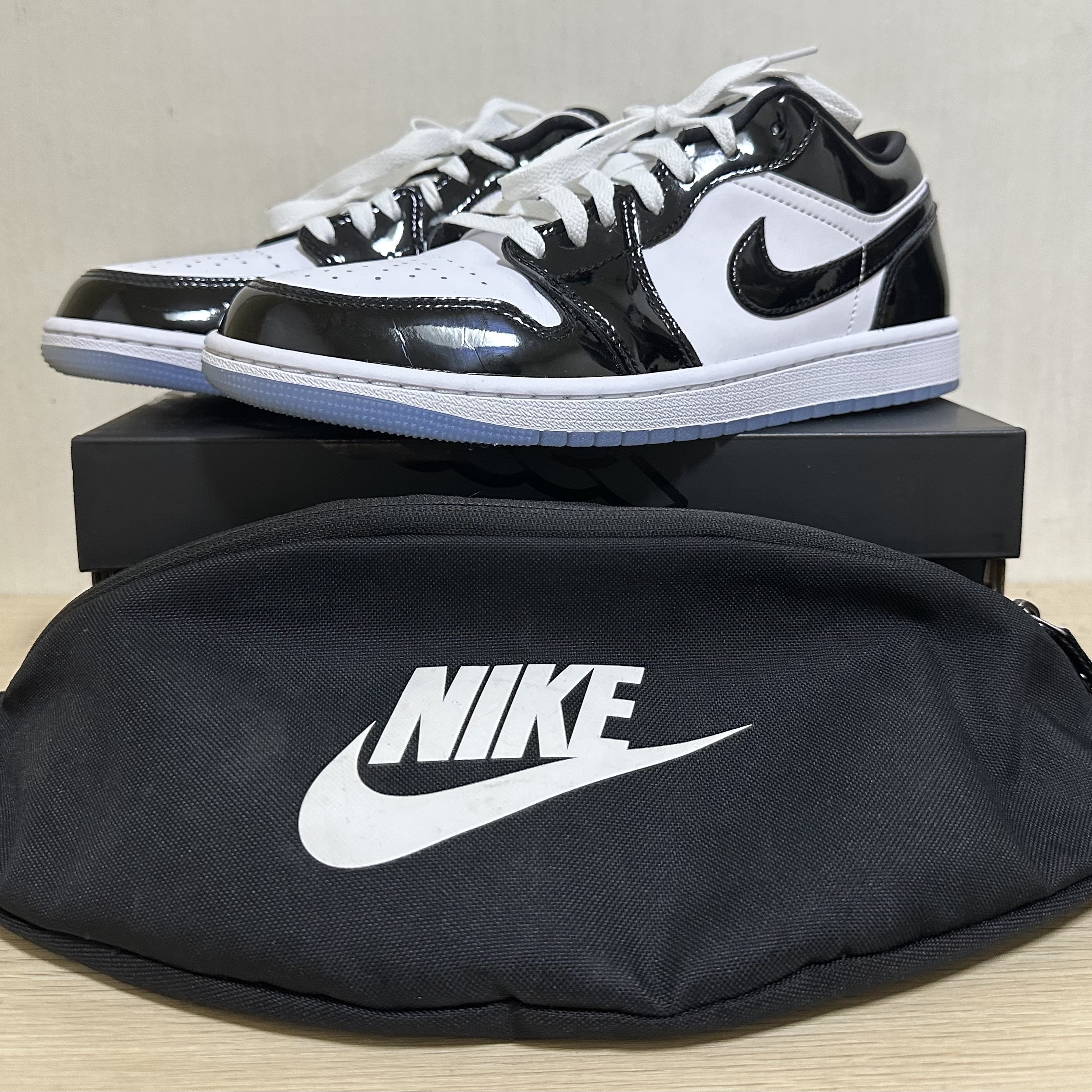 Jordan 1 Low SE Concord, Nike Dunk Low Retro Black 착용 스타일 - 1
