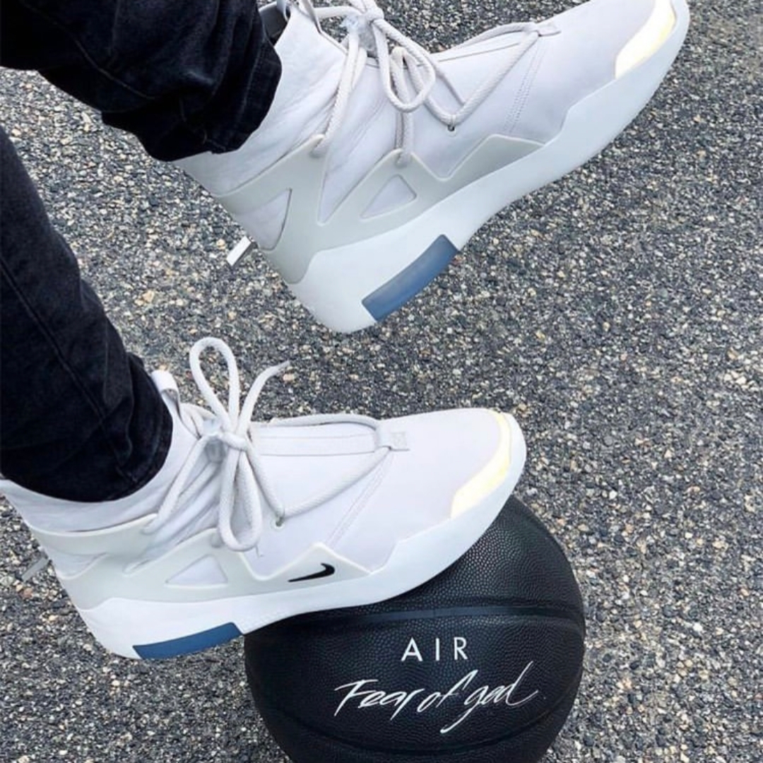 Nike x Fear of God Air Fear of God 1 Light Bone 착용 스타일
