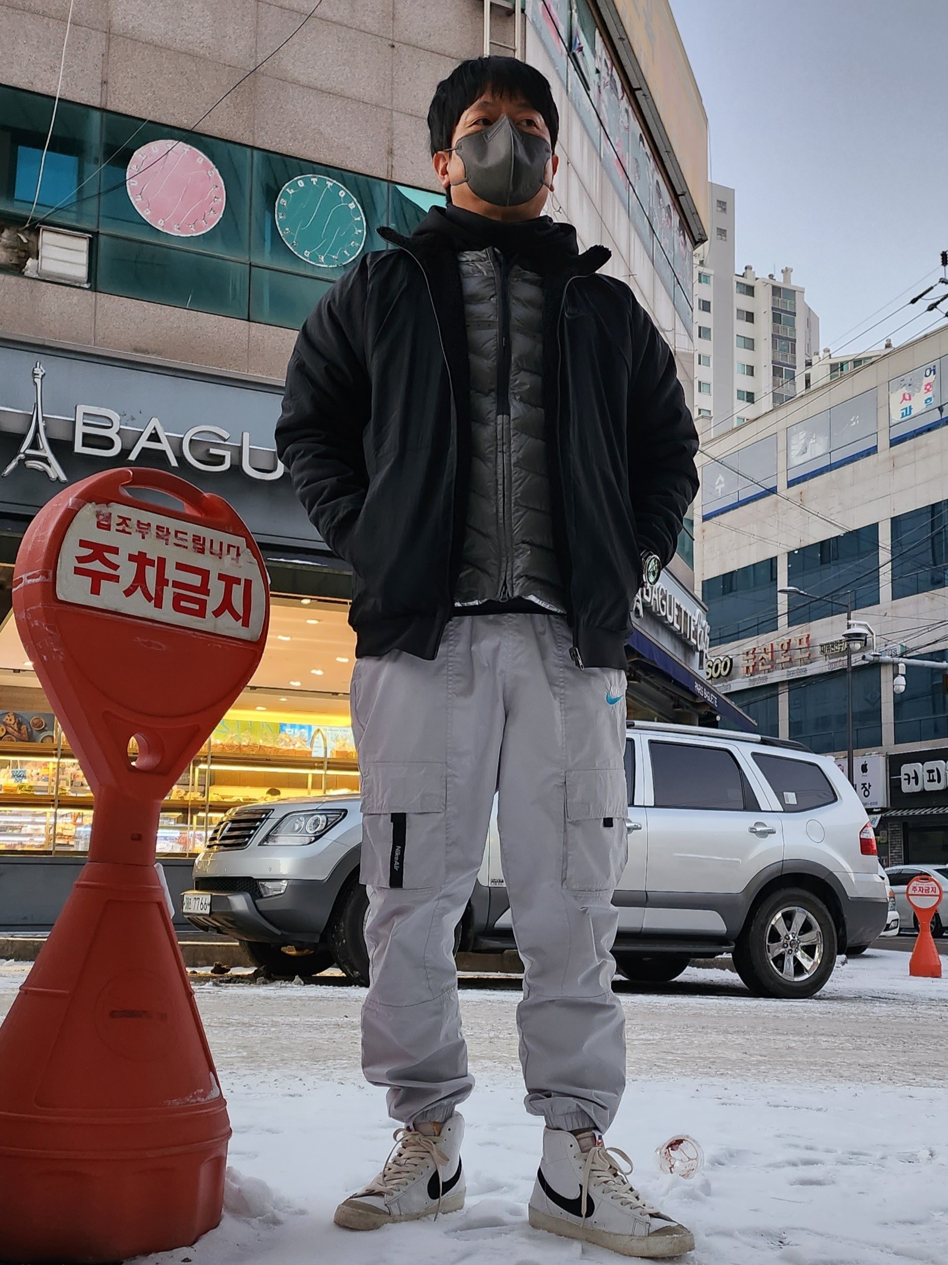 Nike Blazer Mid '77 Vintage White Black 착용 스타일 - 1