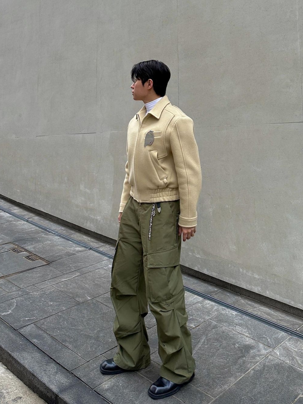 [KREAM 단독] STU Layered Paneled Short Jacket Light Beige 착용 스타일 - 1