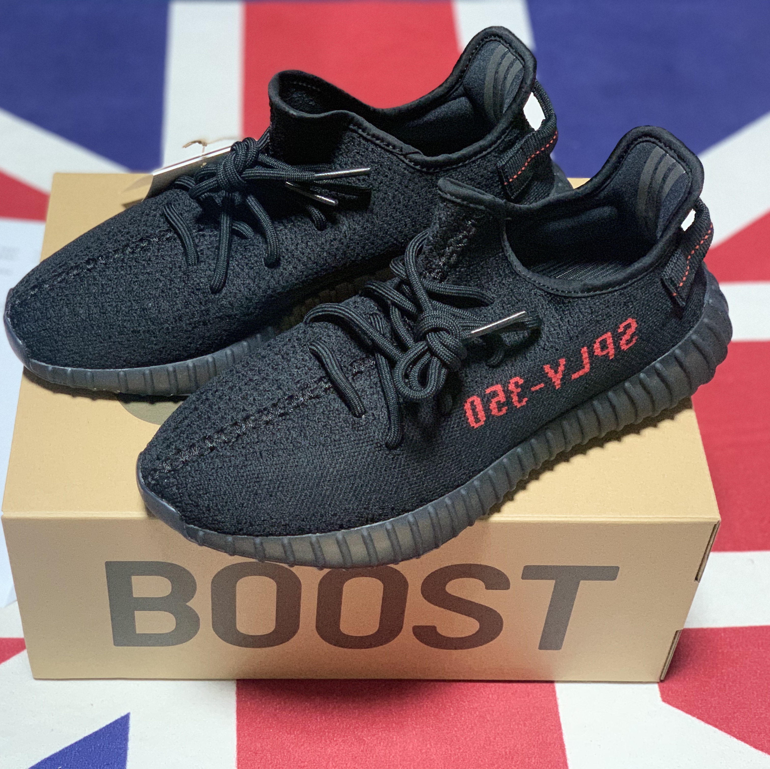 Adidas Yeezy Boost 350 V2 Black Red 2020 착용 스타일