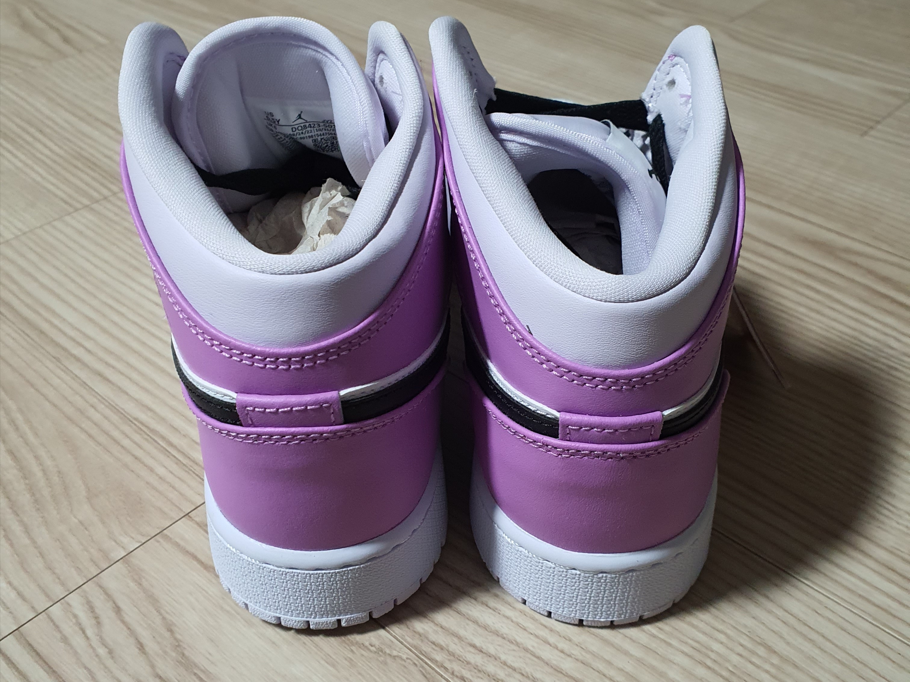 (GS) Jordan 1 Mid Barely Grape White 착용 스타일 - 4