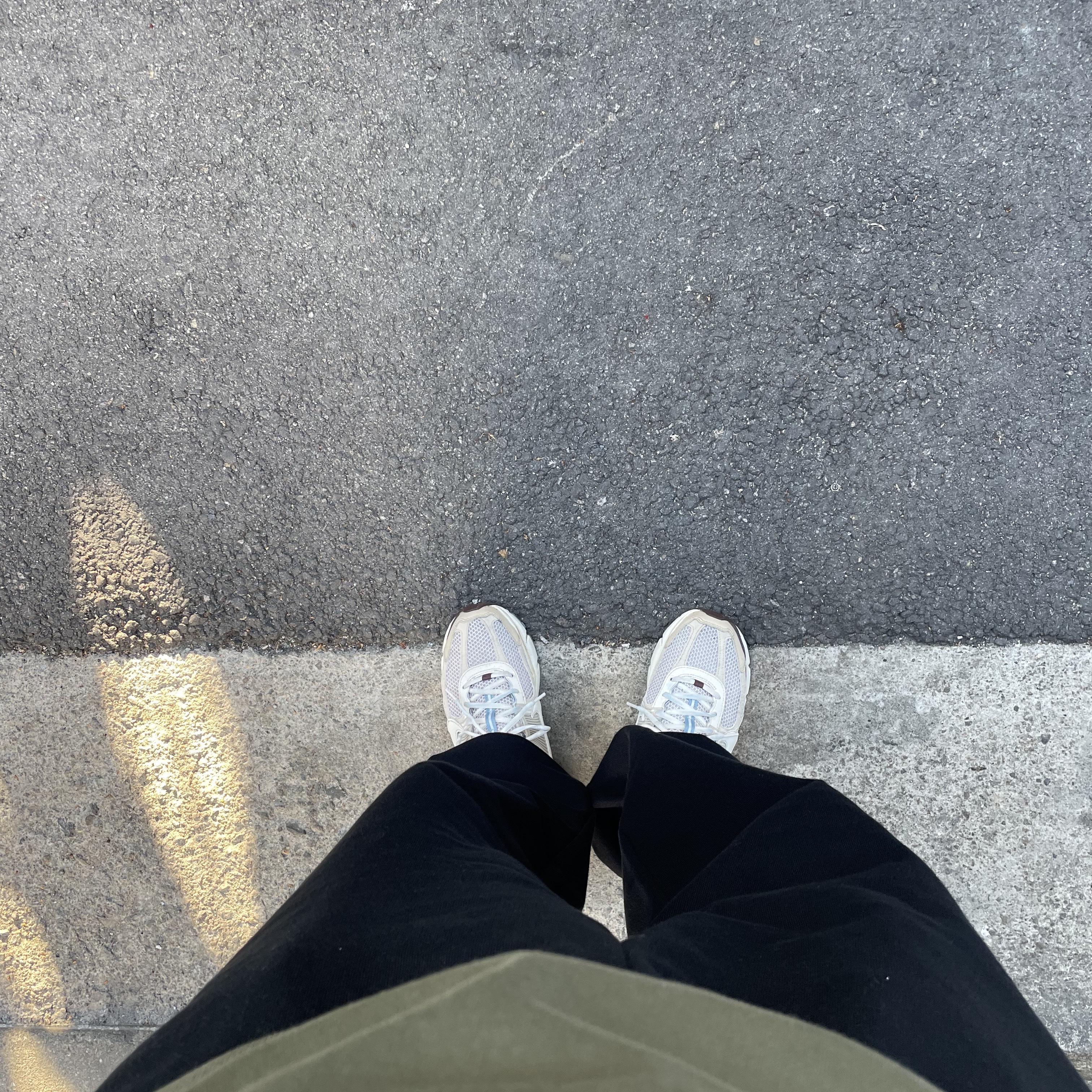 (W) Nike Zoom Vomero 5 Oatmeal 착용 스타일