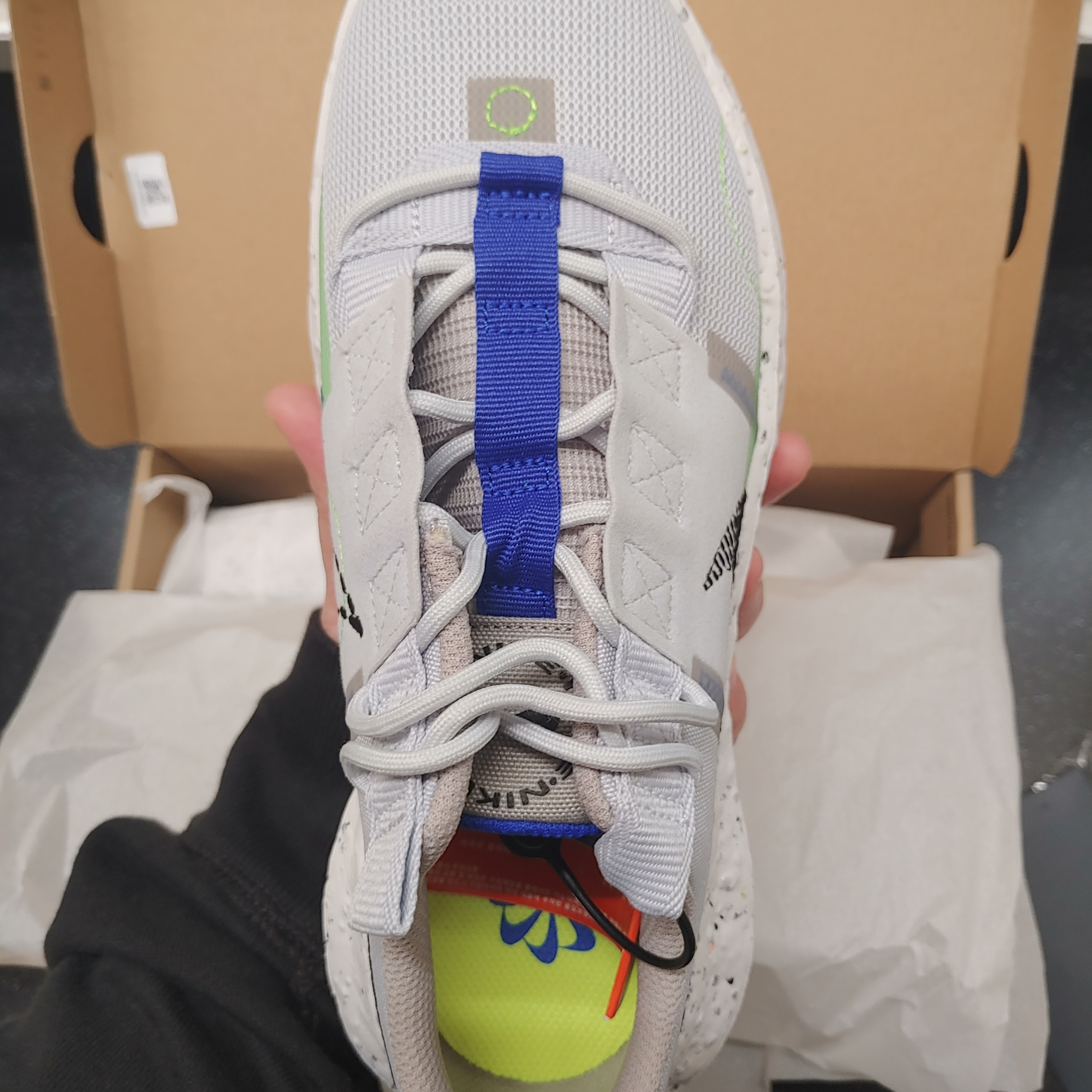 Nike Crater Impact Pure Platinum Electro Green 착용 스타일 - 1