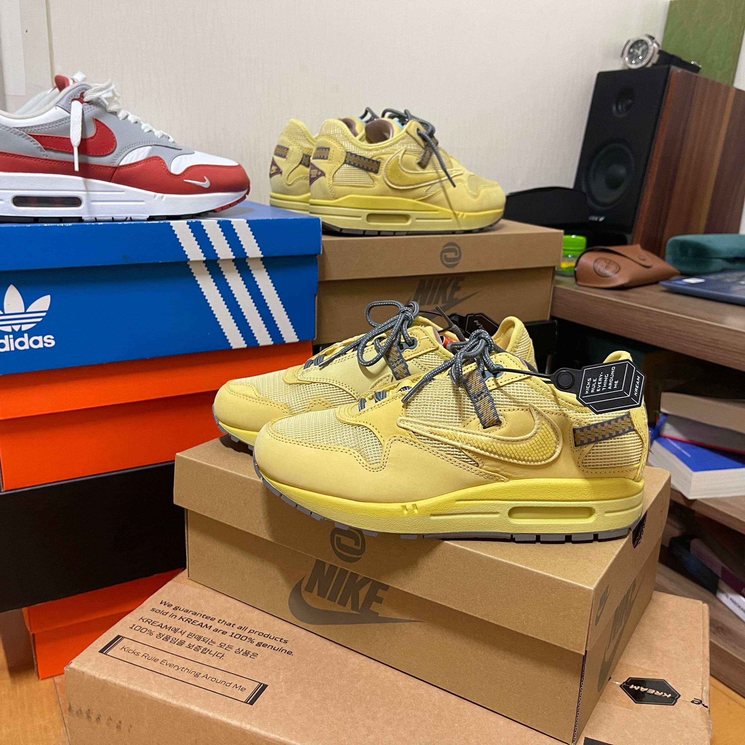 Nike x Travis Scott Air Max 1 Cact.us Gold 착용 스타일