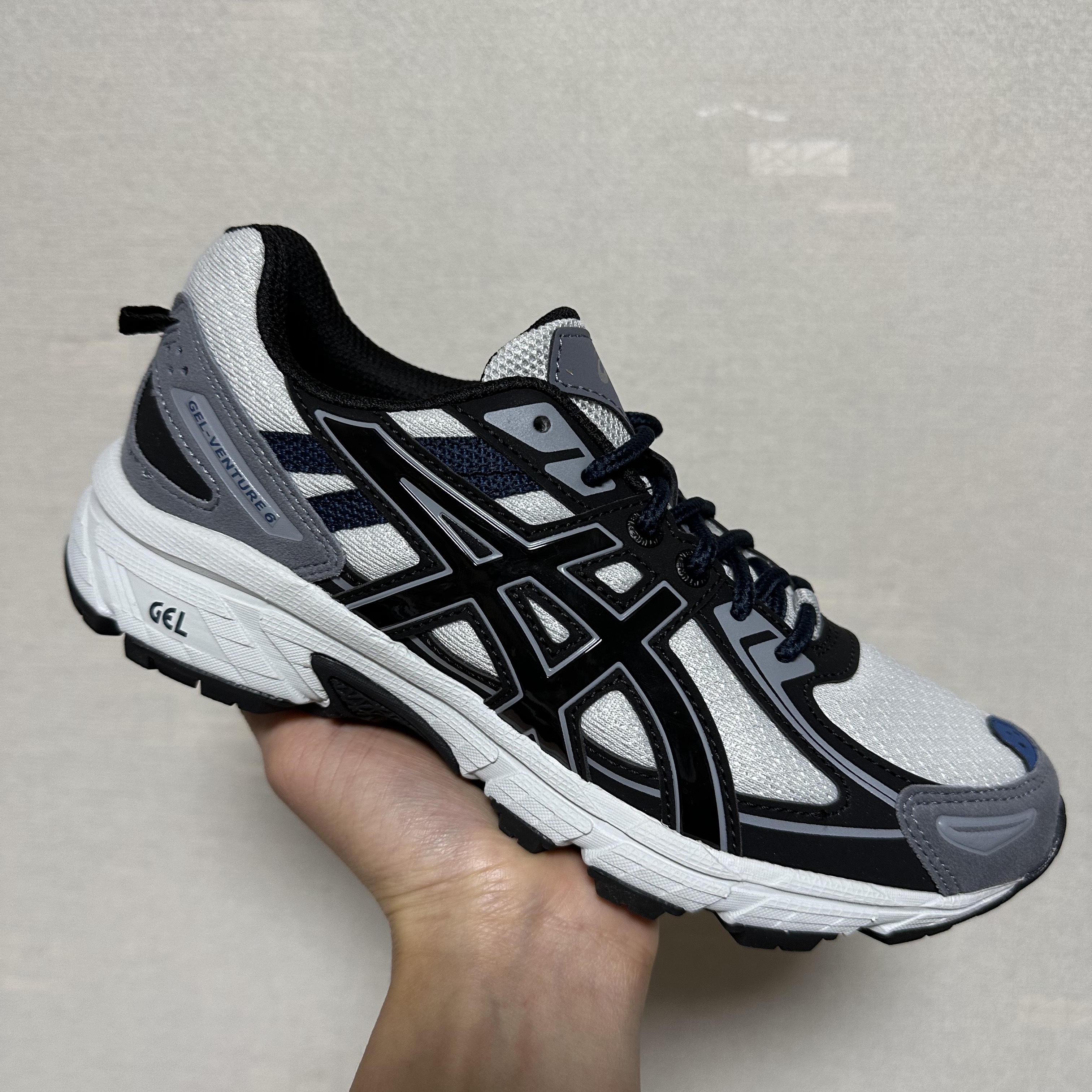 Asics Gel-Venture 6 SPS Glacier Grey 착용 스타일 - 1
