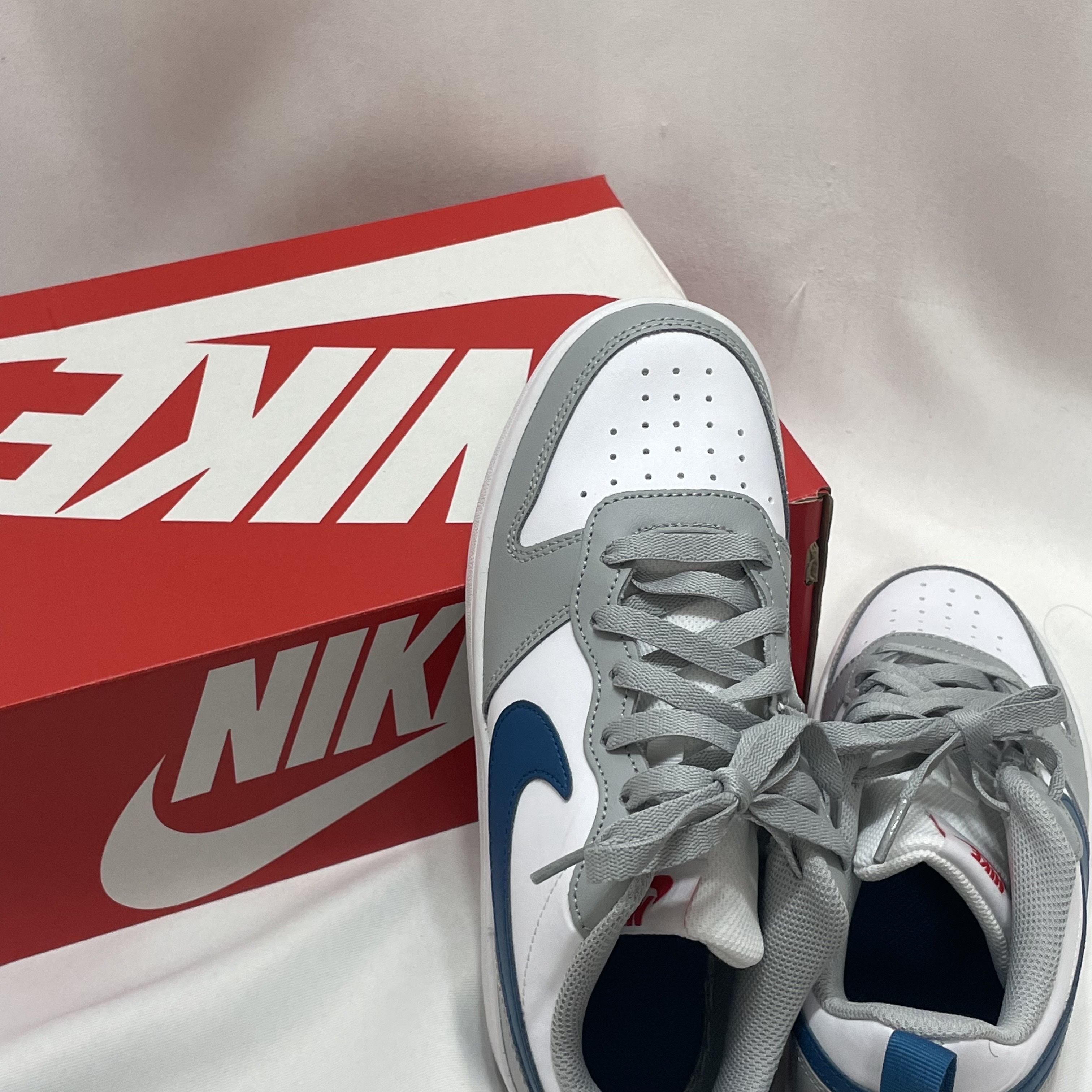 (GS) Nike Court Borough Low 2 Light Smoke Grey 착용 스타일 - 1