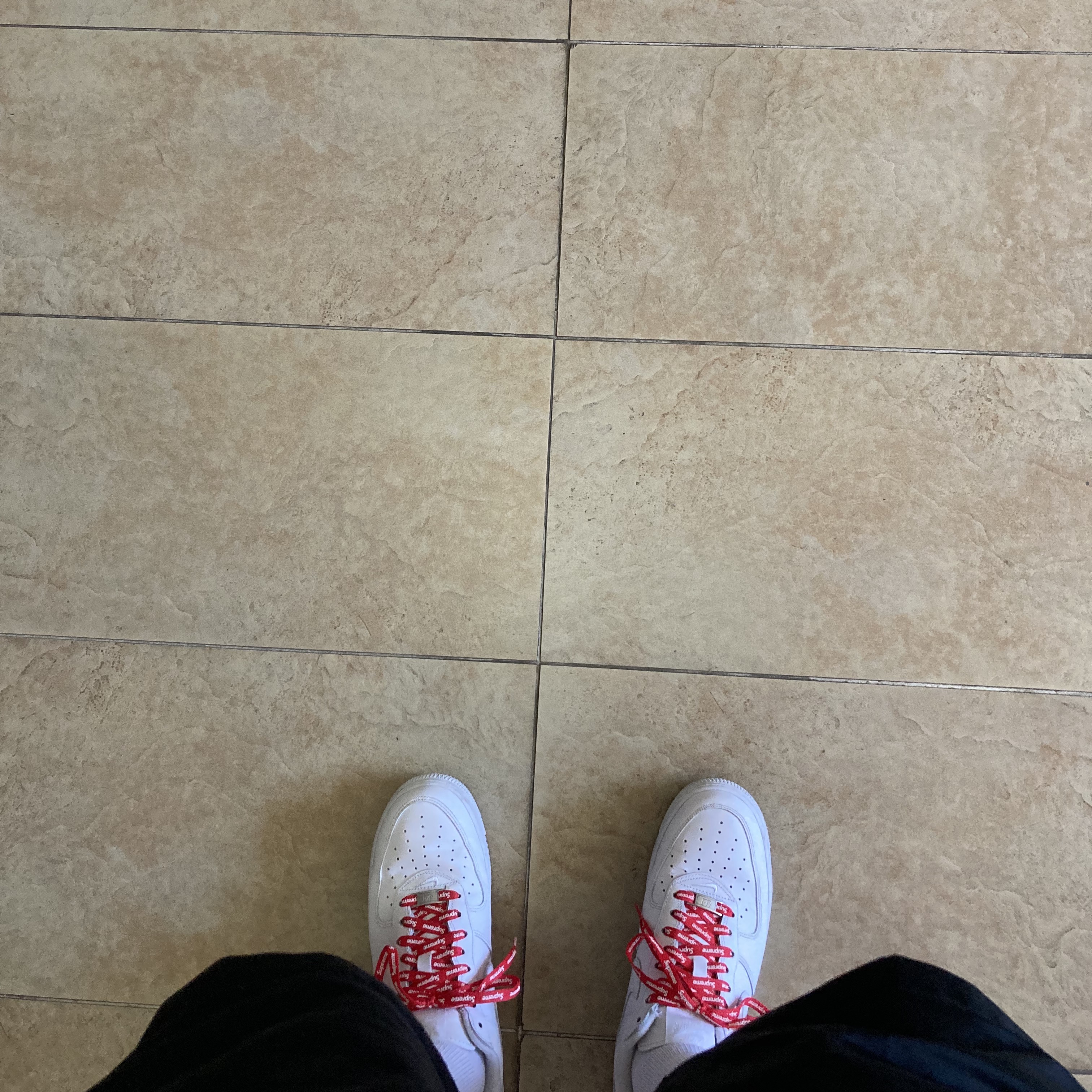 Nike x Supreme Air Force 1 Low White, Nike NSW Woven Shorts Black - Asia 착용 스타일