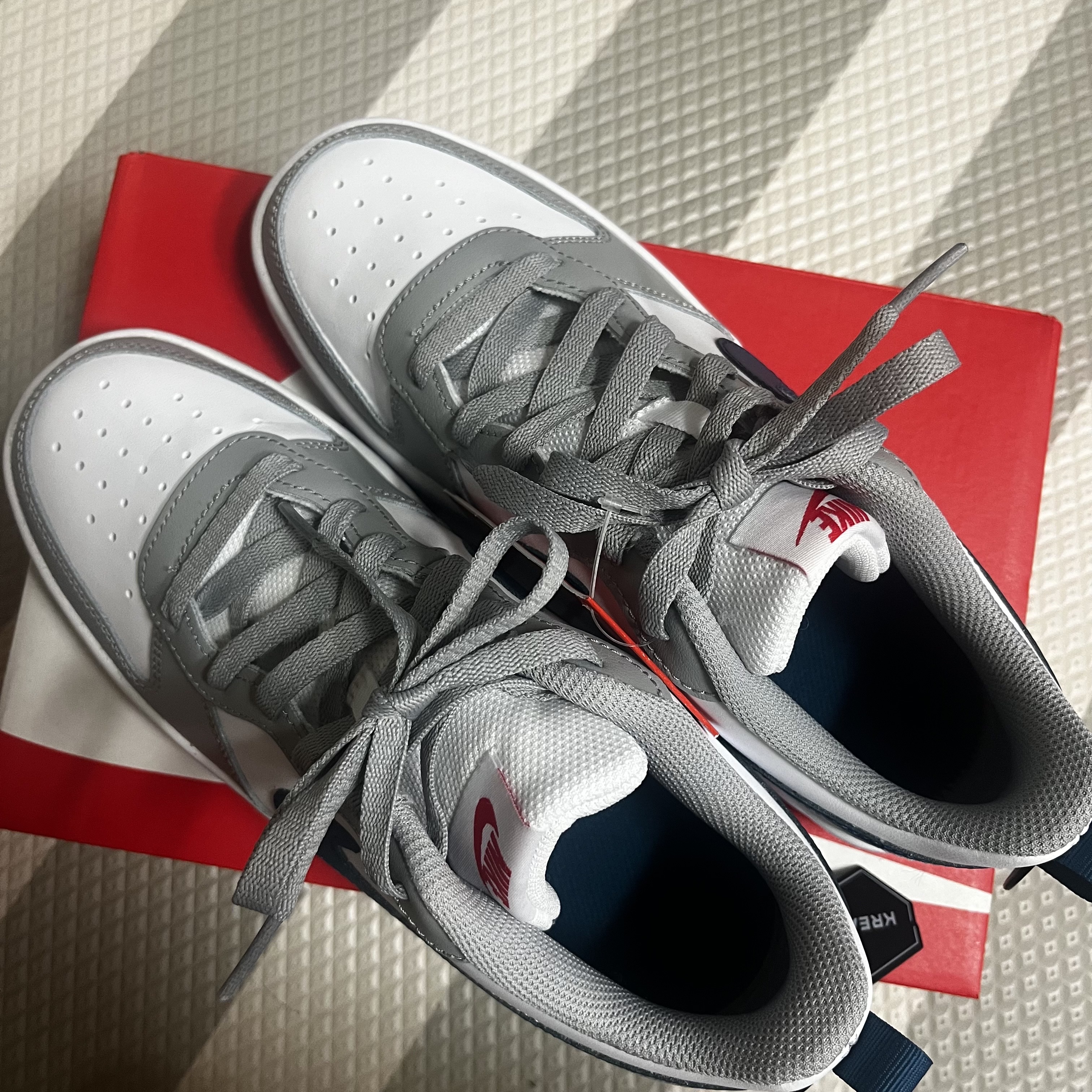 (GS) Nike Court Borough Low 2 Light Smoke Grey 착용 스타일