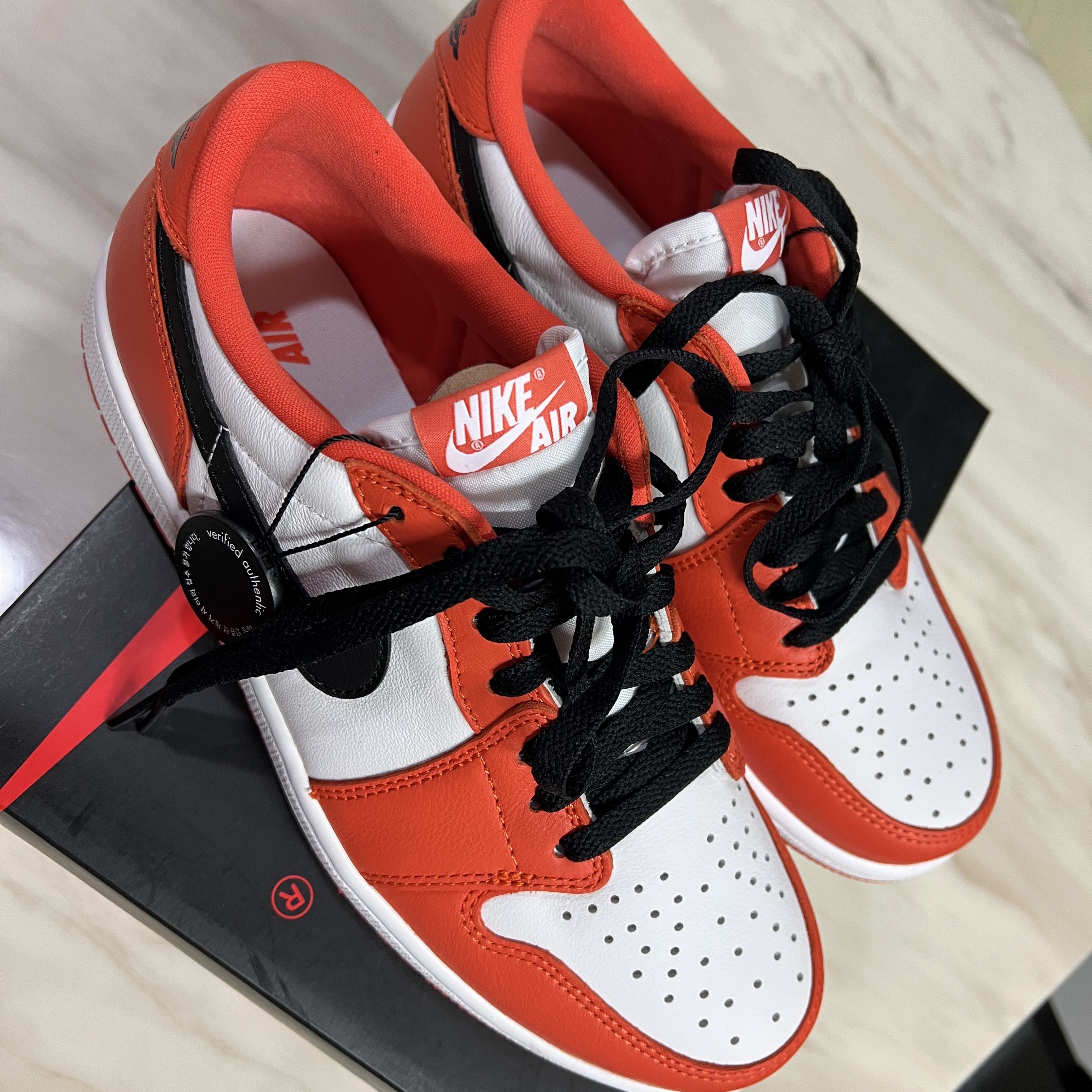 Jordan 1 Low OG Starfish 착용 스타일