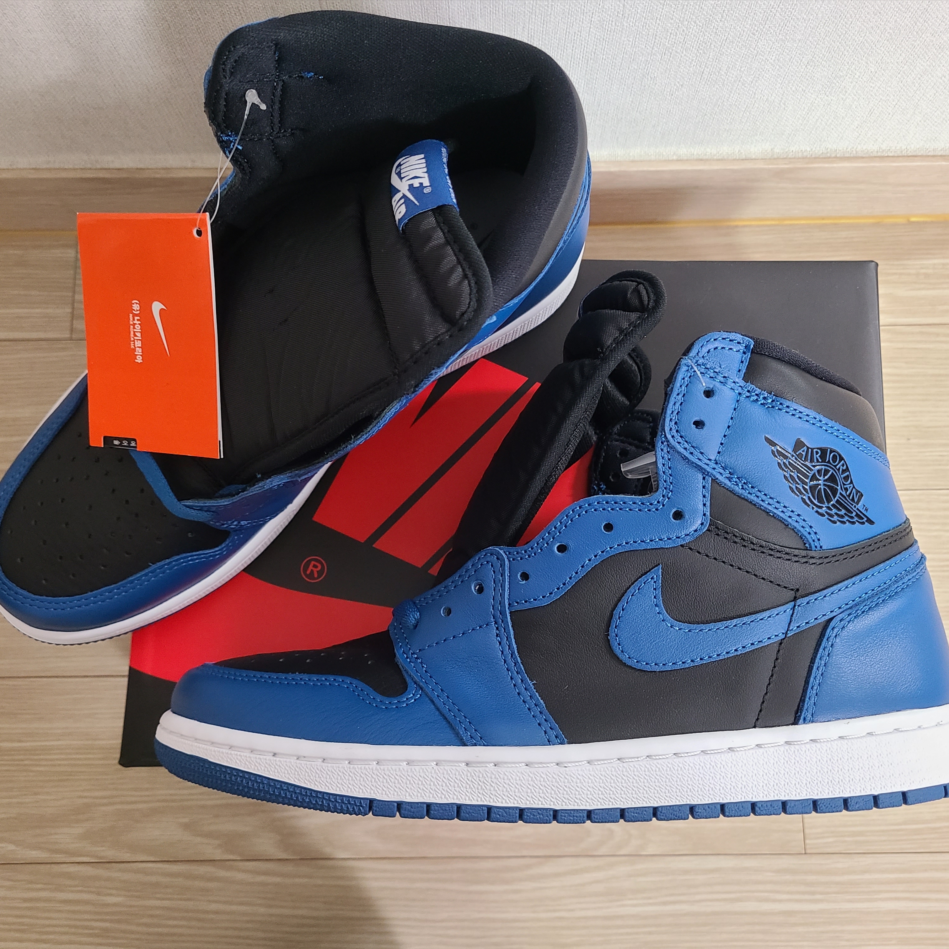 Jordan 1 Retro High OG Dark Marina Blue 착용 스타일
