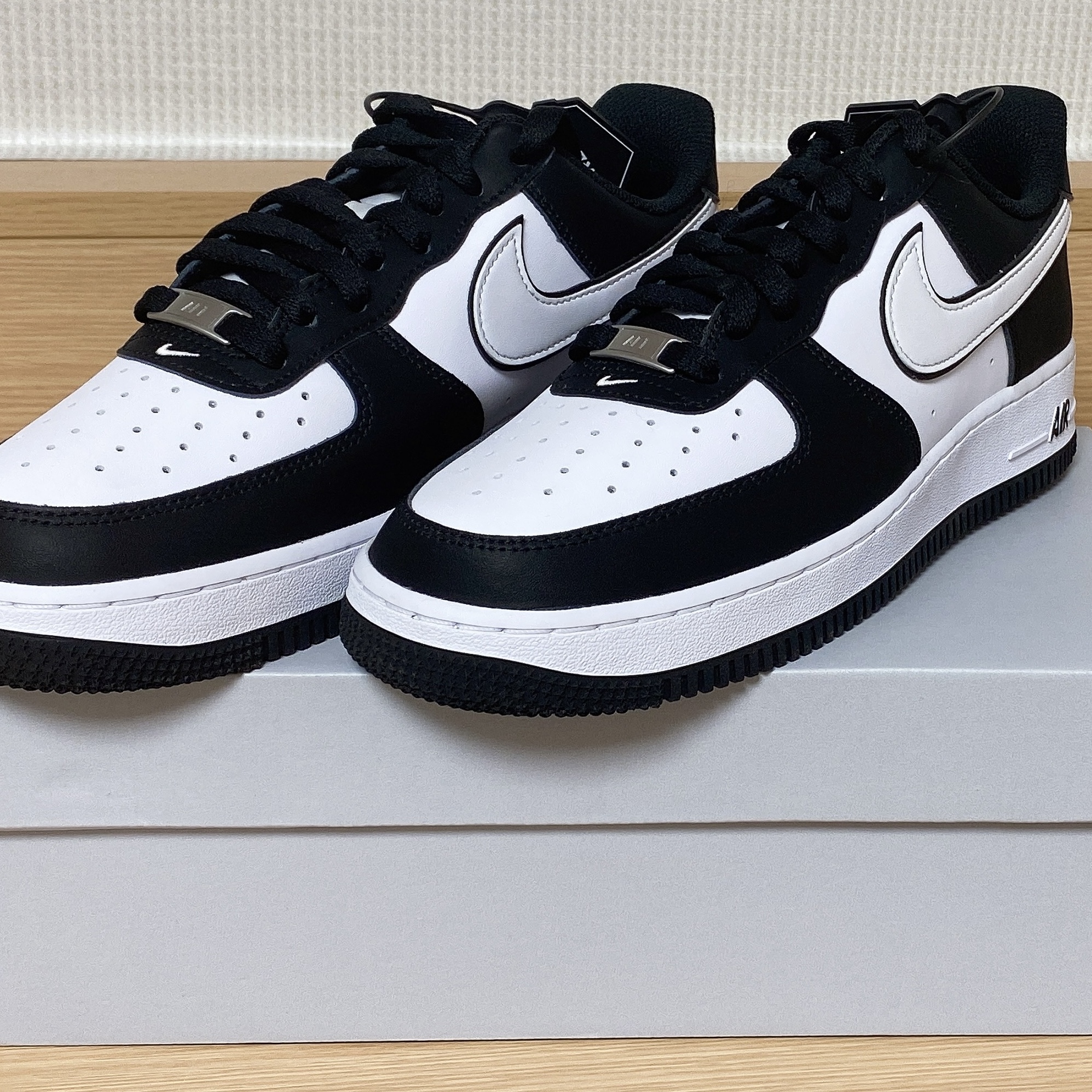 Nike Air Force 1 '07 Black White 착용 스타일 - 1
