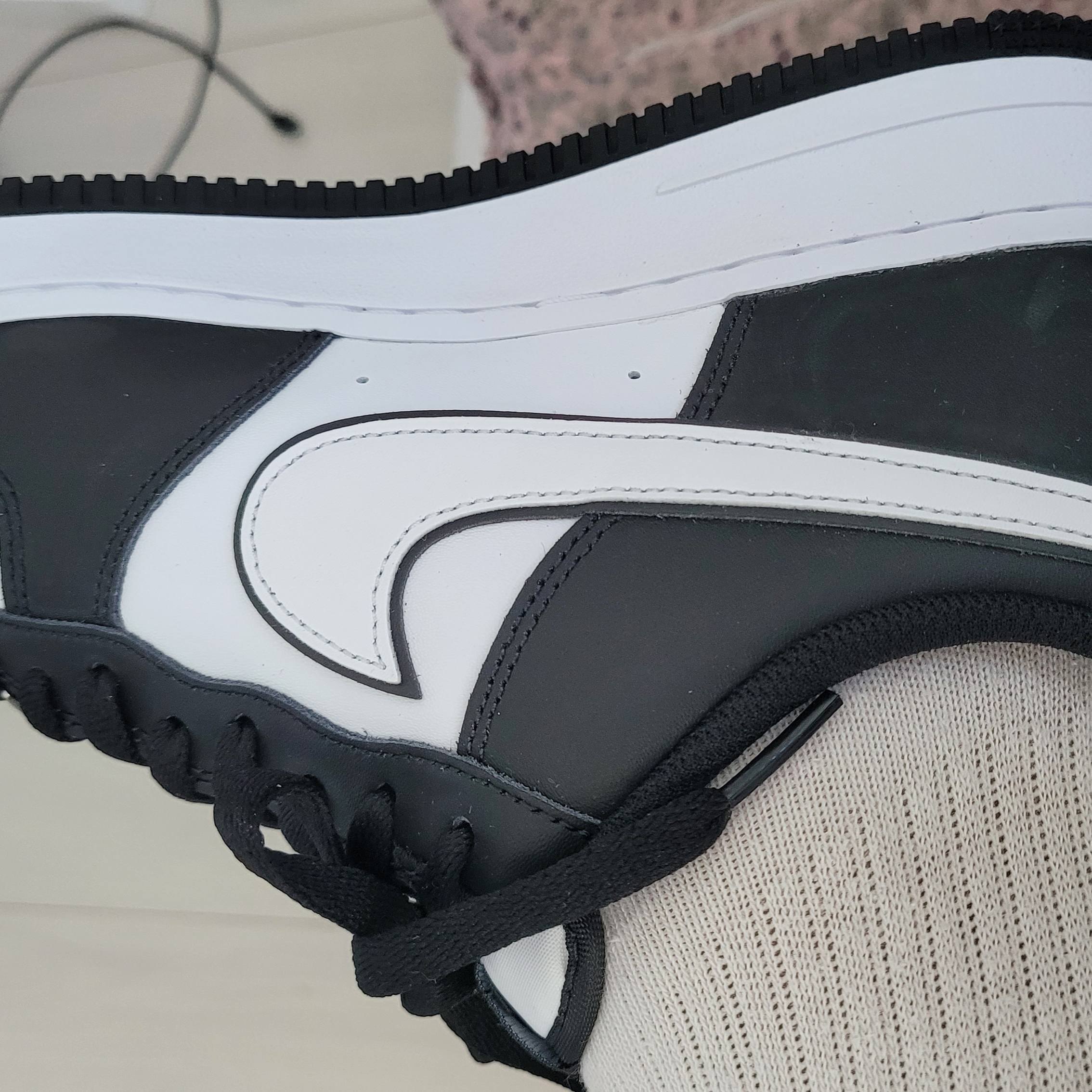 Nike Air Force 1 '07 Black White 착용 스타일 - 3