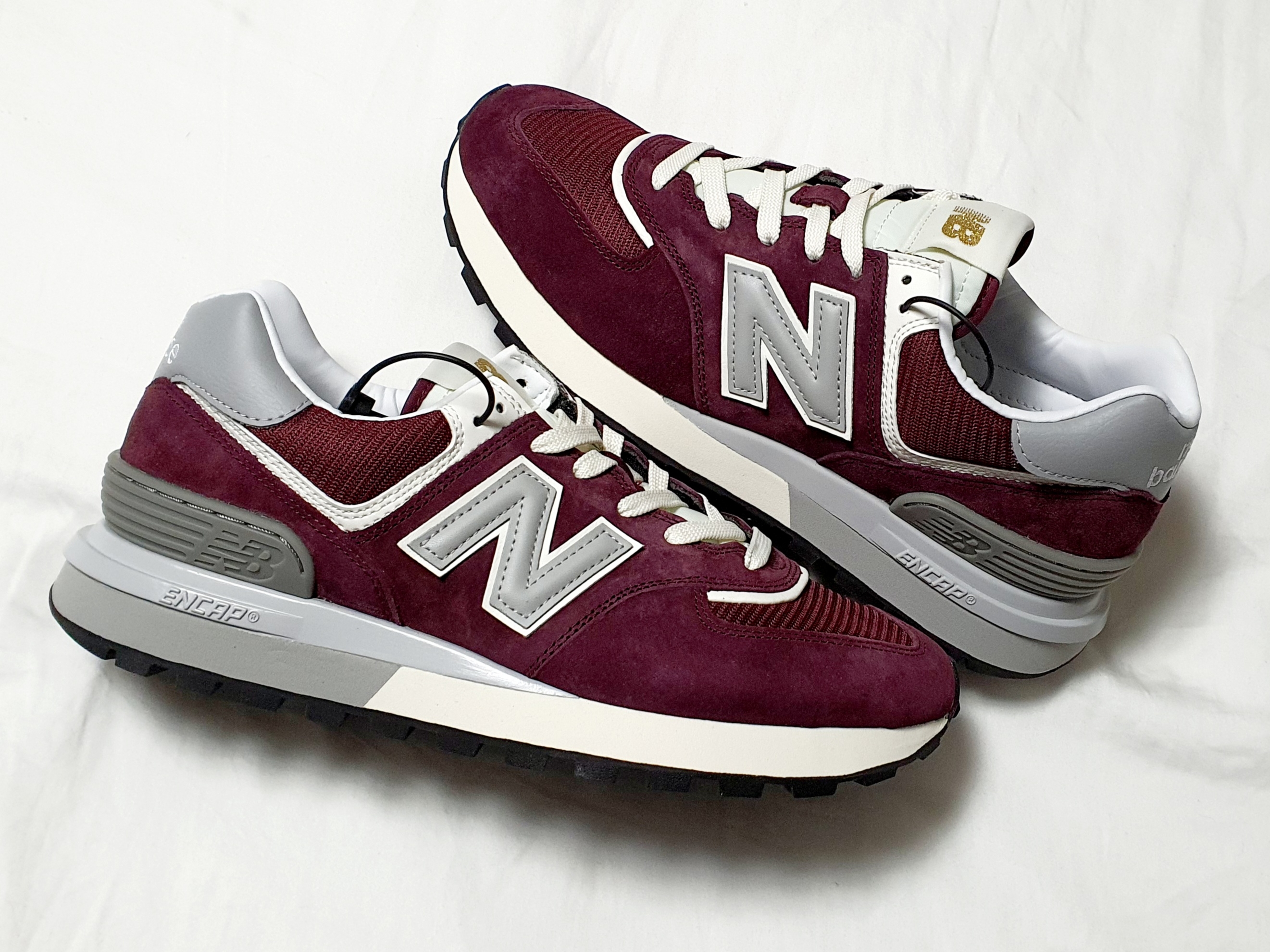 New Balance 574 Legacy Burgundy 착용 스타일 - 1