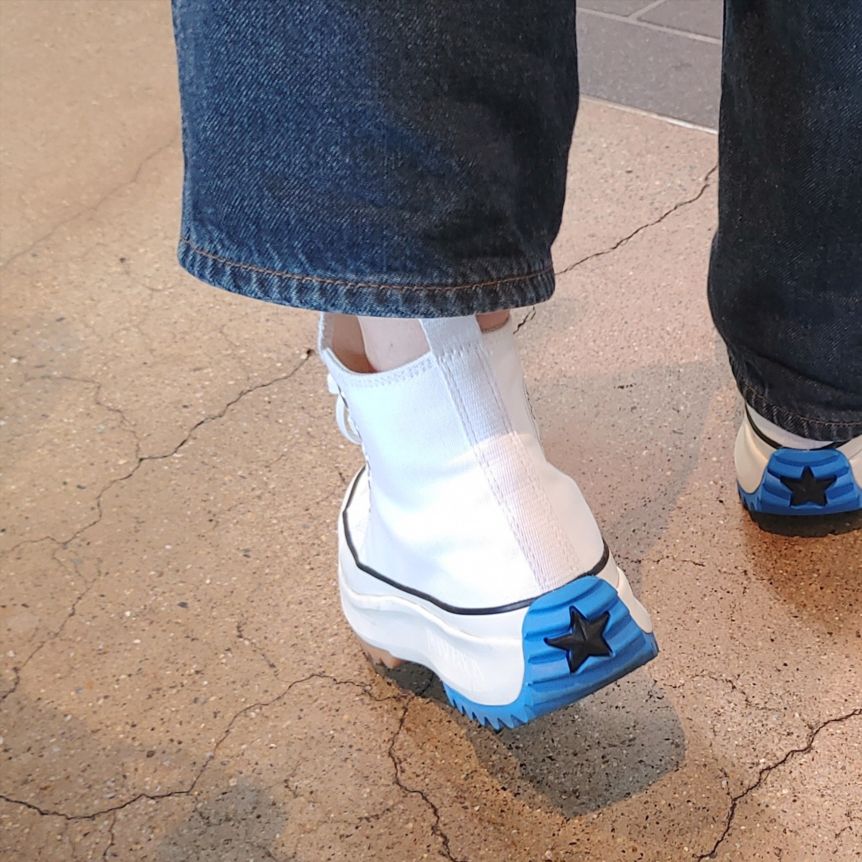 Converse x JW Anderson Run Star Hike Hi White 착용 스타일