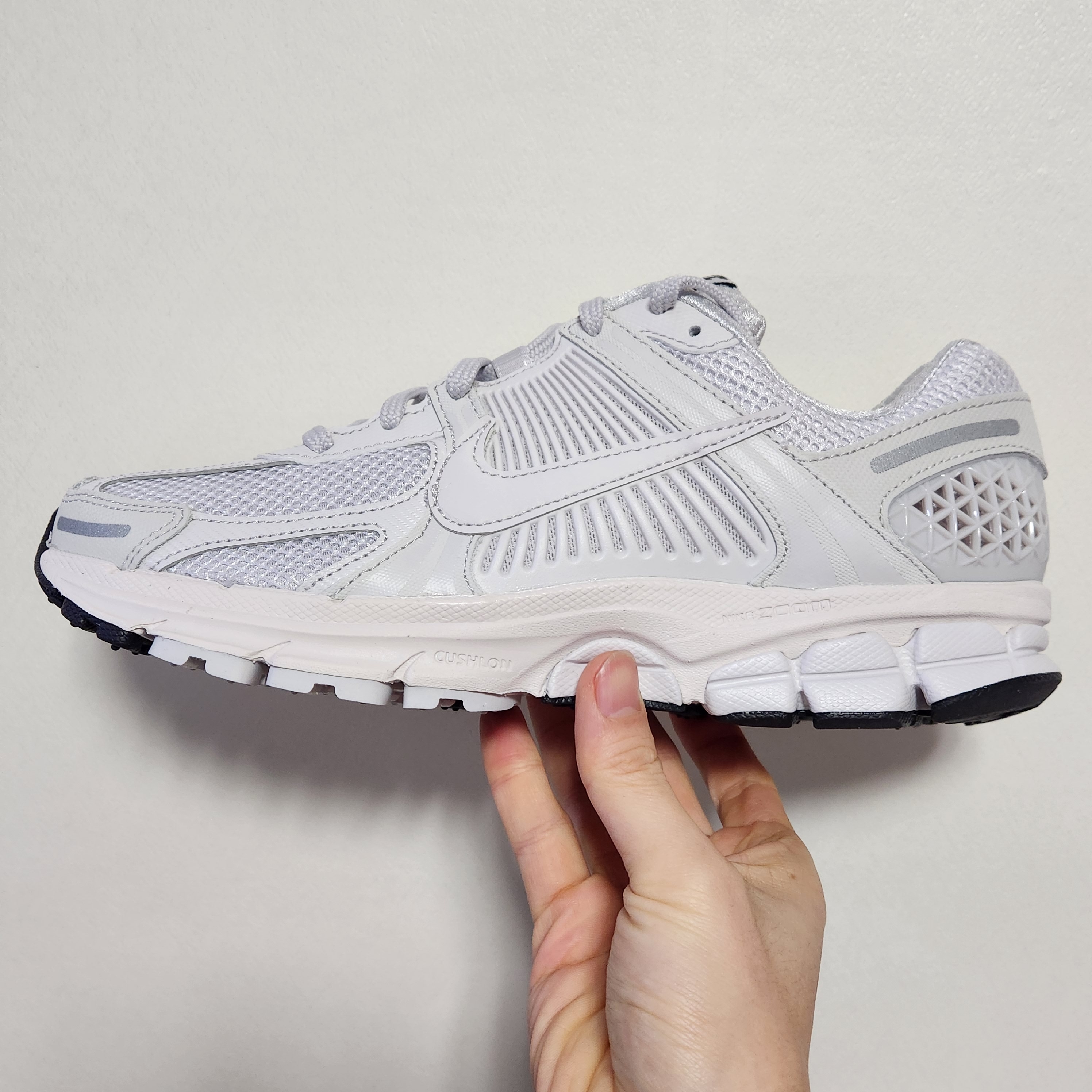 Nike Zoom Vomero 5 SP Vast Grey 2023 착용 스타일 - 2