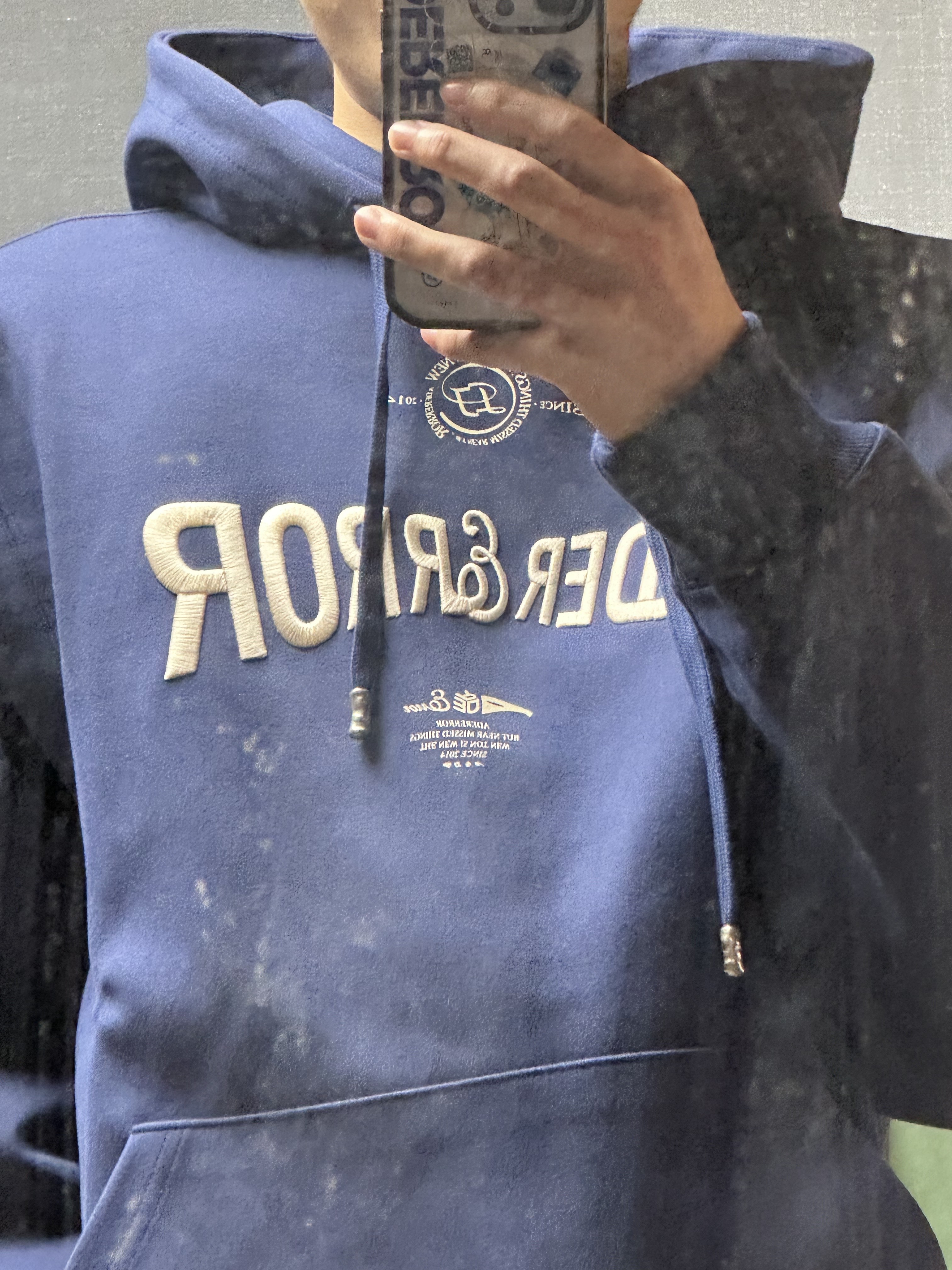 Ader Error Verif Logo Hoodie Navy, Casetify x Ader Error iPhone Sticker Magsafe Case Clear 착용 스타일