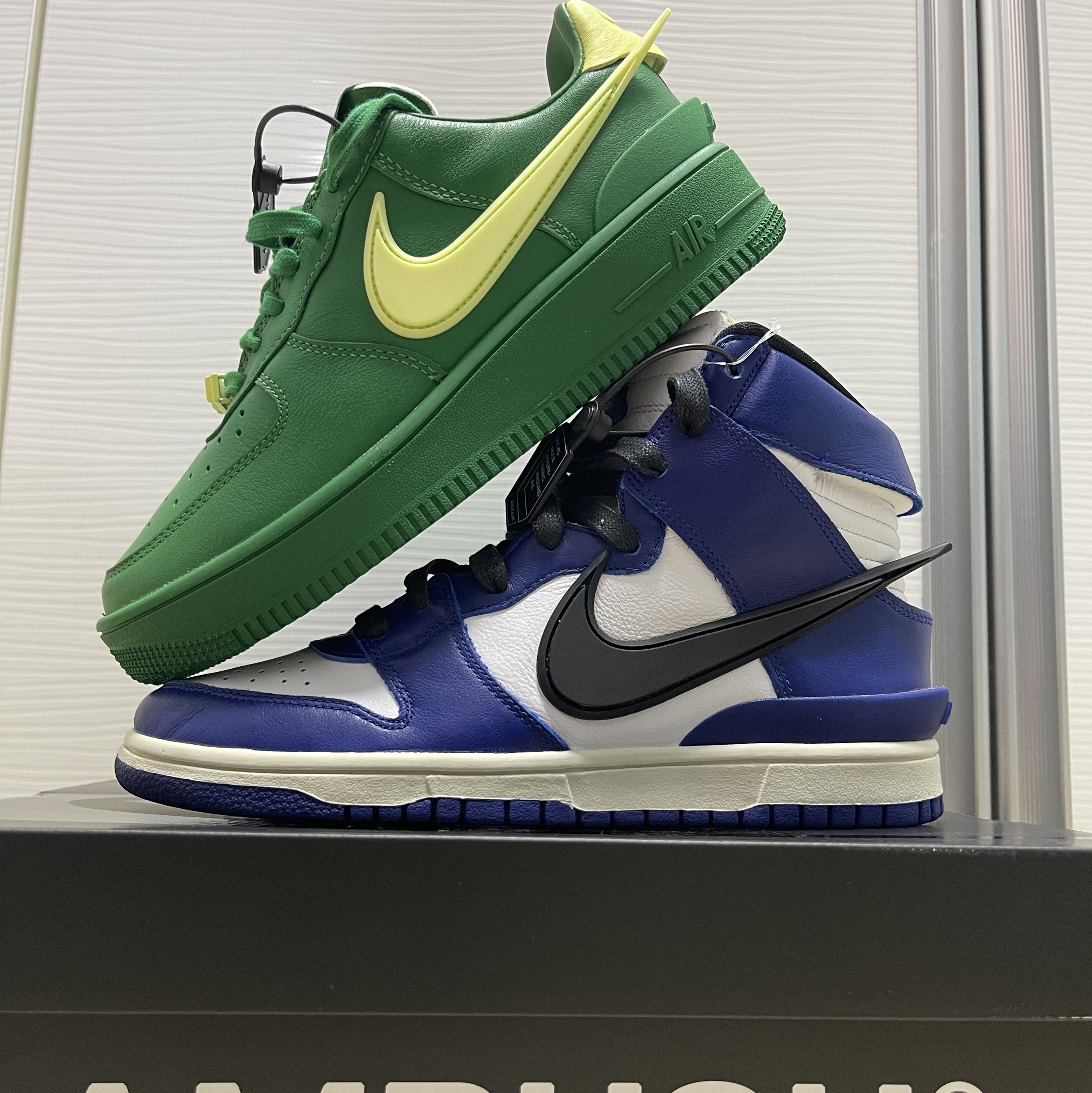 Nike x Ambush Dunk High Deep Royal Blue, Nike x Ambush Air Force 1 Low SP Pine Green and Citron 착용 스타일 - 1