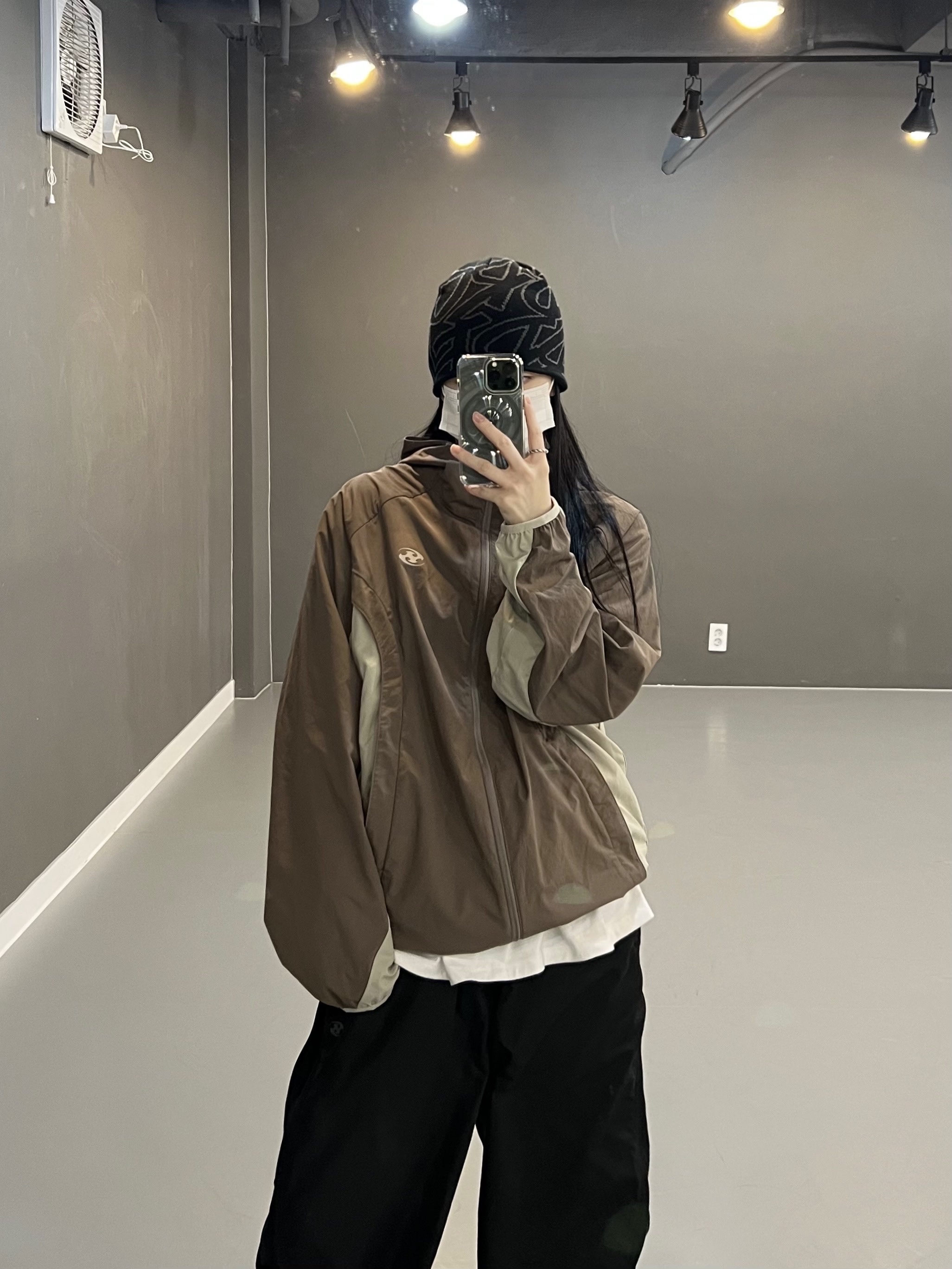 Sansan Gear Alpha Jacket Brown - 22FW, Sansan Gear Zipper Pants Black - 22FW 착용 스타일 - 1