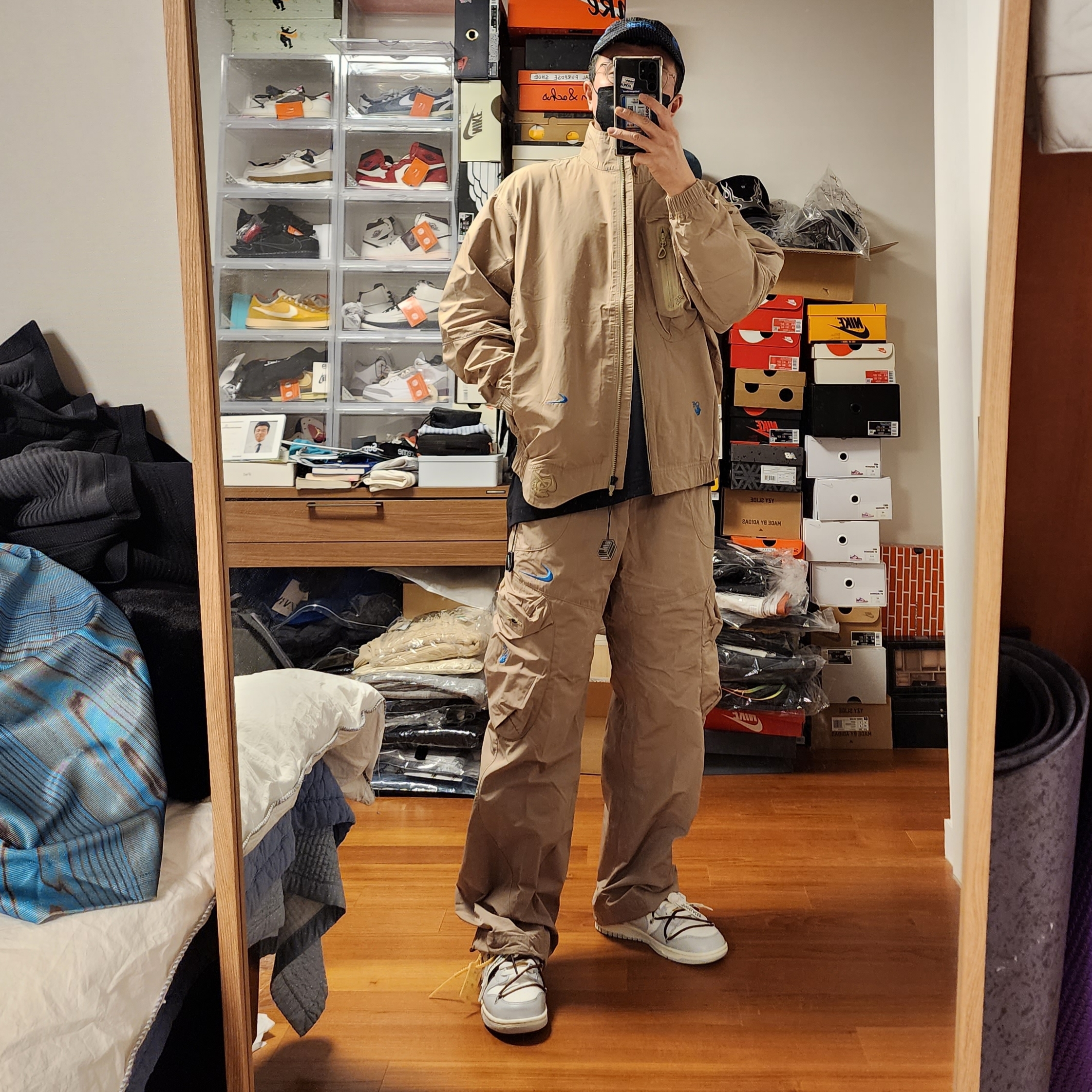 Nike x Off-White NRG Track Suit Khaki - Asia, Nike x Off-White Dunk Low The 50 - Lot 46 착용 스타일 - 1