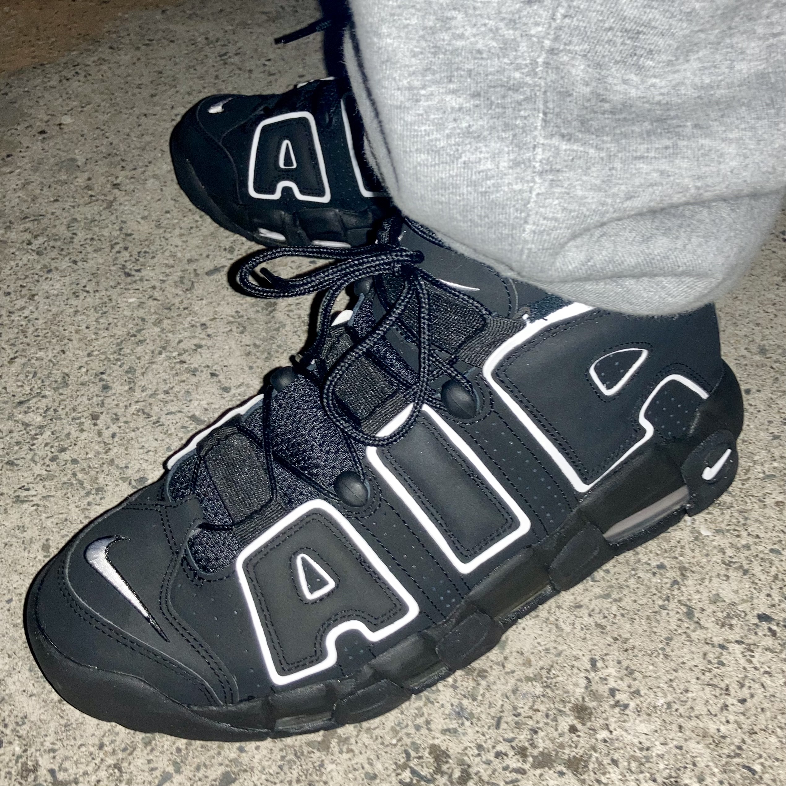 Nike Air More Uptempo Black White 2020 착용 스타일