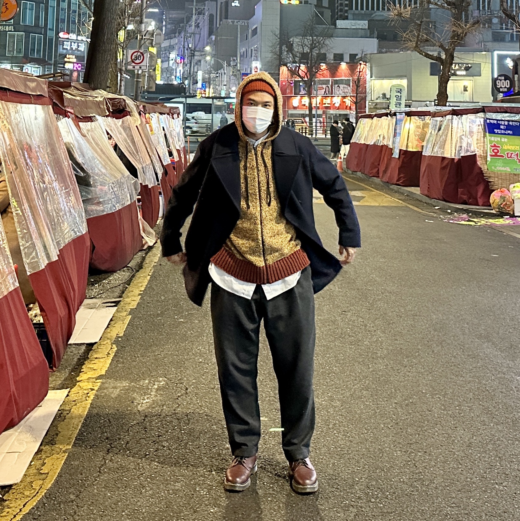 Uniqlo +J Wool Blend OverSized Peacoat Navy, Dr. Martens x Undercover 1461 Cherry Red 착용 스타일 - 2