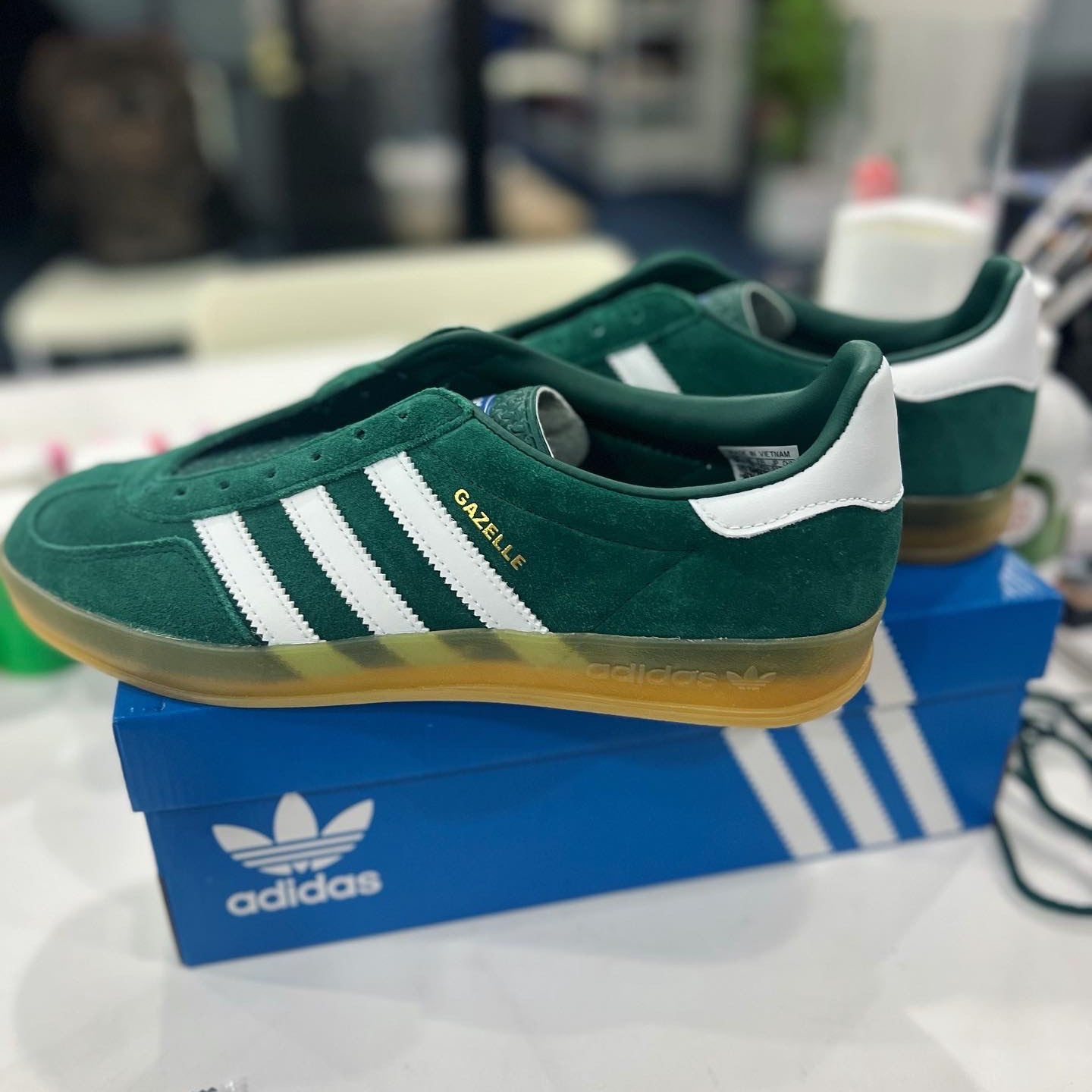 Adidas Gazelle Indoor Collegiate Green Hazy Sky 착용 스타일