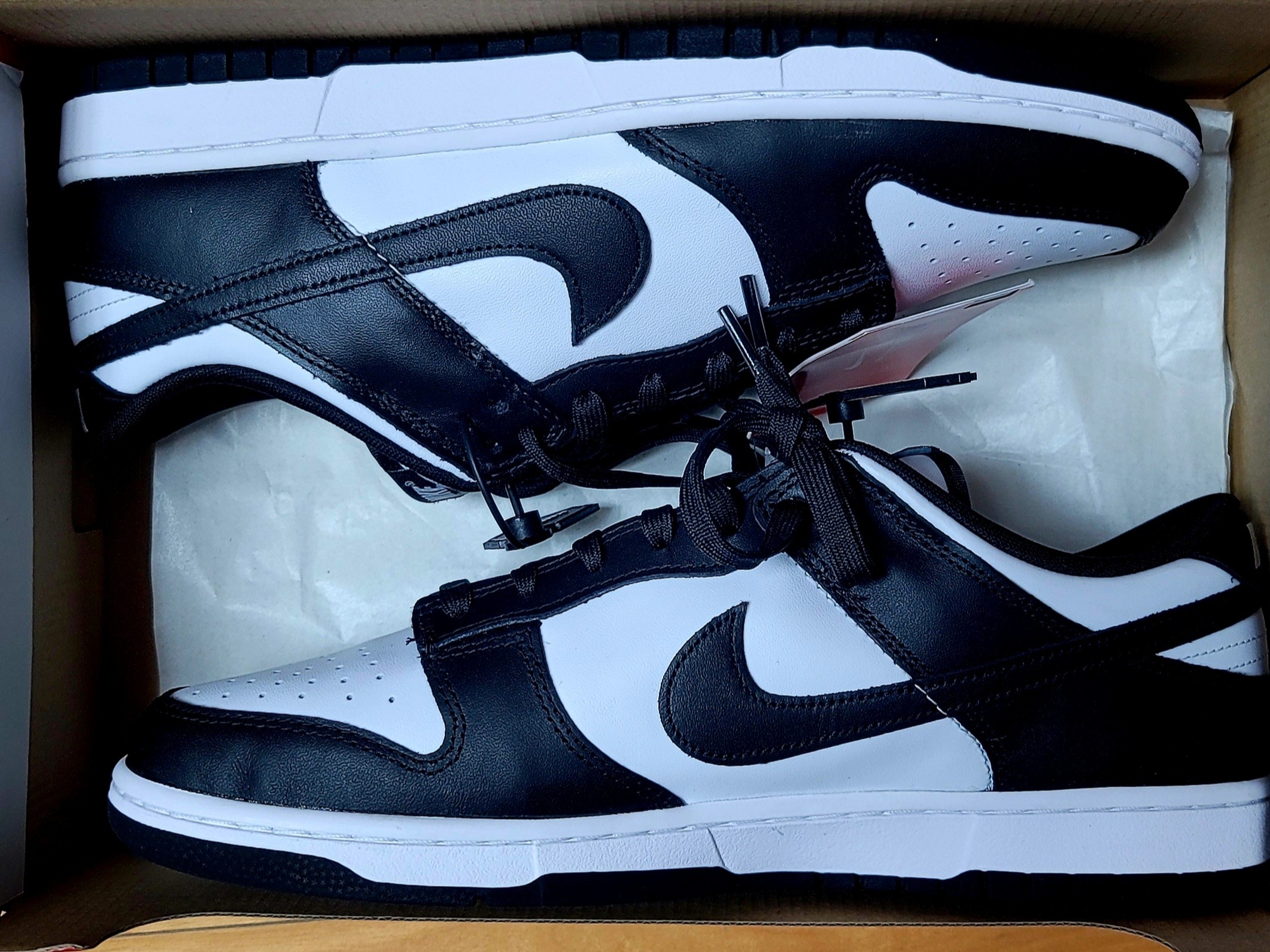 Nike Dunk Low Retro Black 착용 스타일 - 1