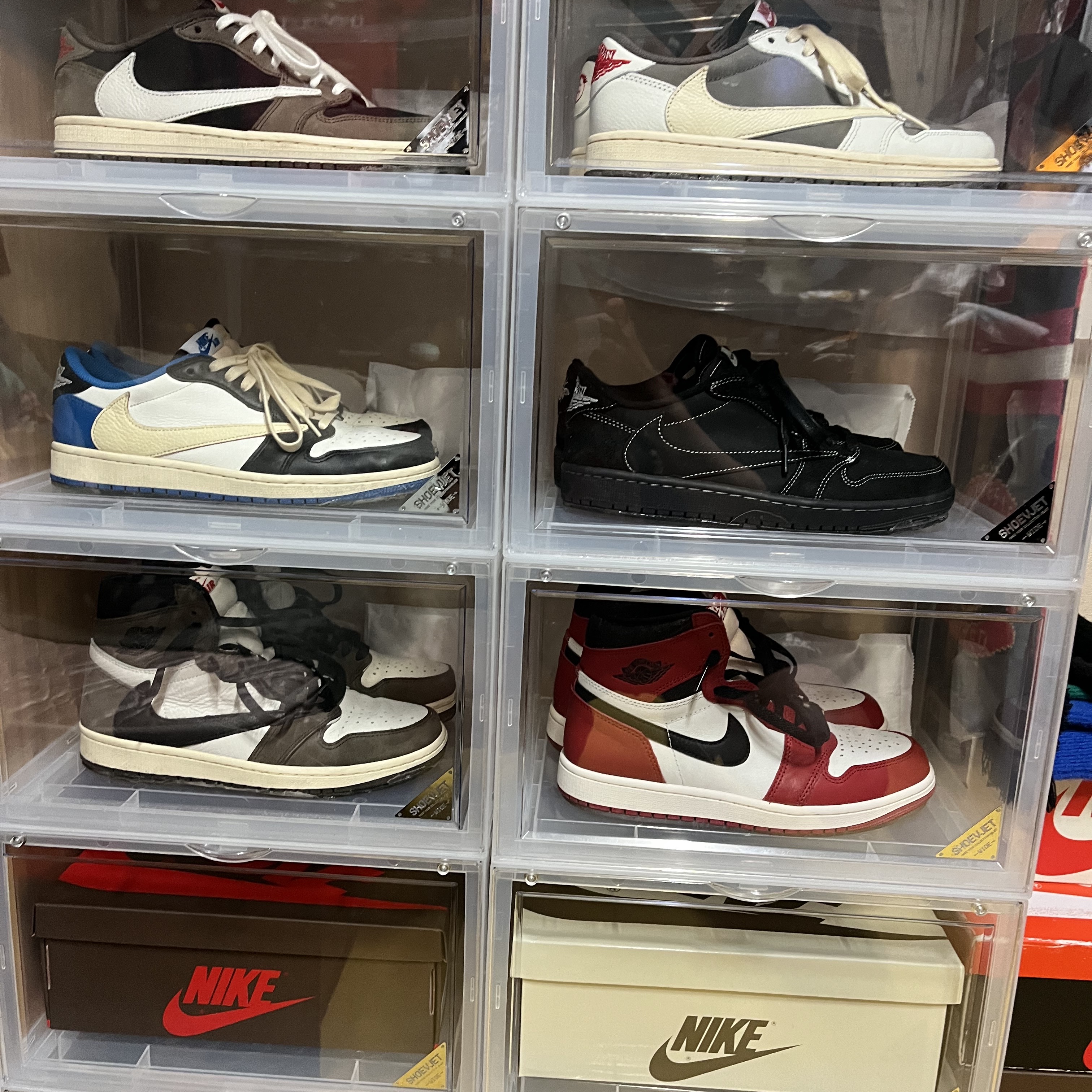 Jordan 1 x Travis Scott Retro Low OG SP Black Phantom, Jordan 1 x Travis Scott Retro Low OG SP Sail and Ridgerock 착용 스타일