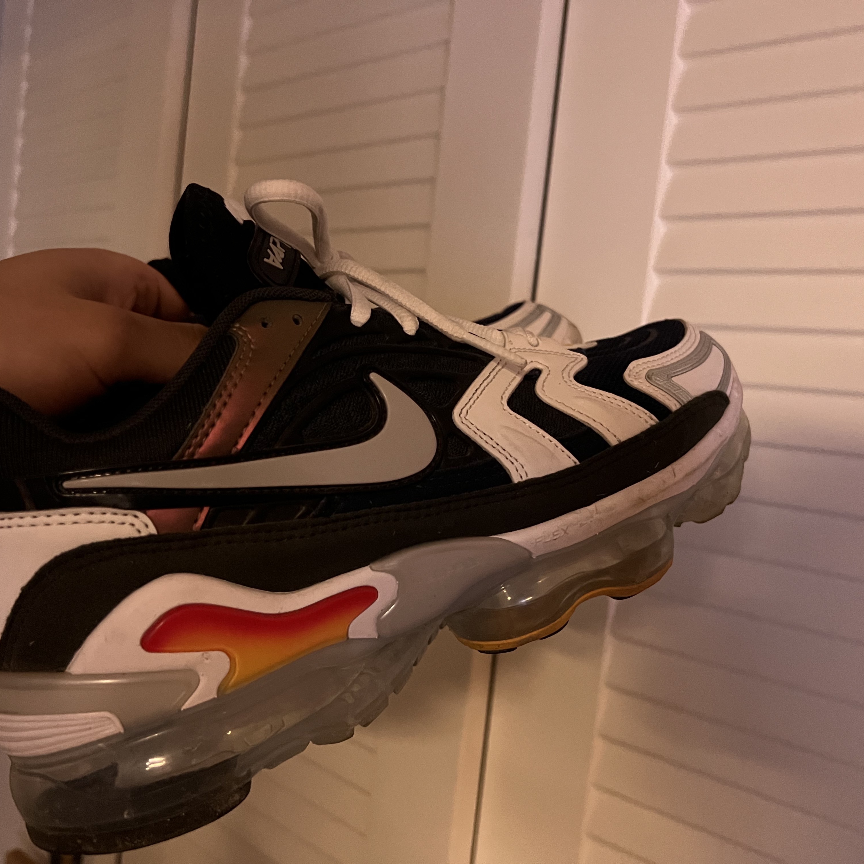 Nike Air VaporMax EVO Anthracite 착용 스타일