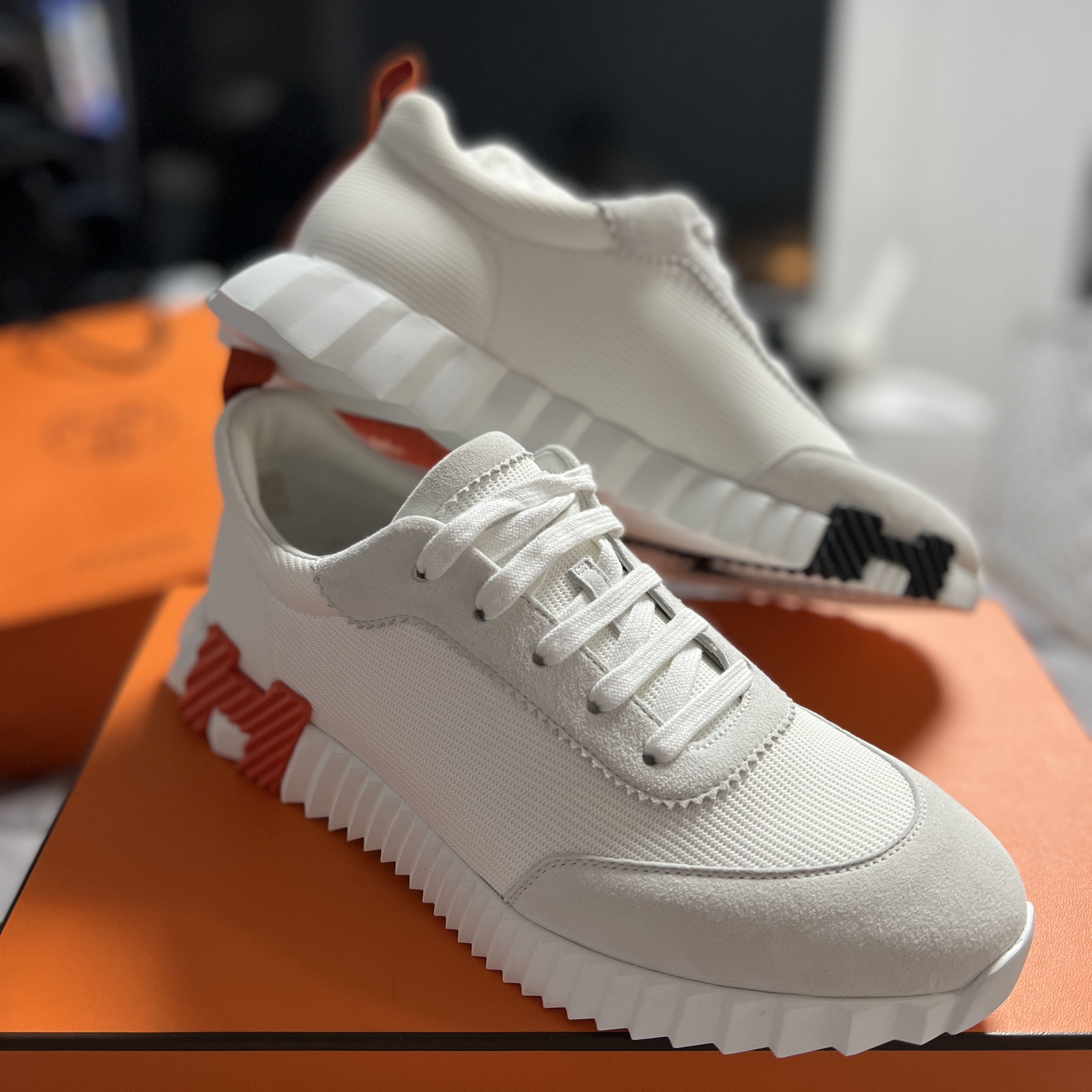 Hermes Bouncing Sneakers Canvas Suede Goatskin & Blanc Orange, Moncler Short Swim Shorts Black - 21SS 착용 스타일 - 2