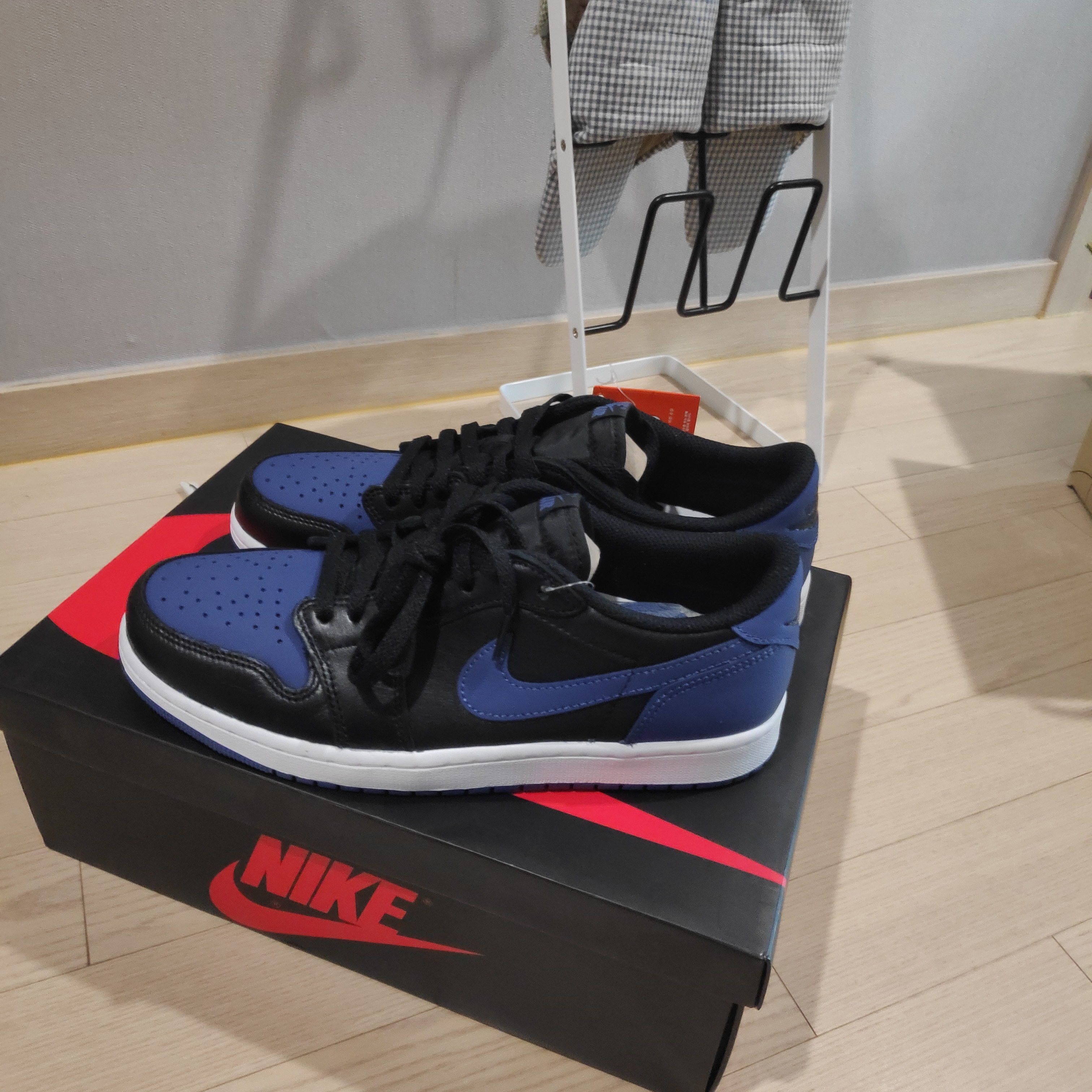 Jordan 1 Retro Low OG Mystic Navy 착용 스타일 - 4