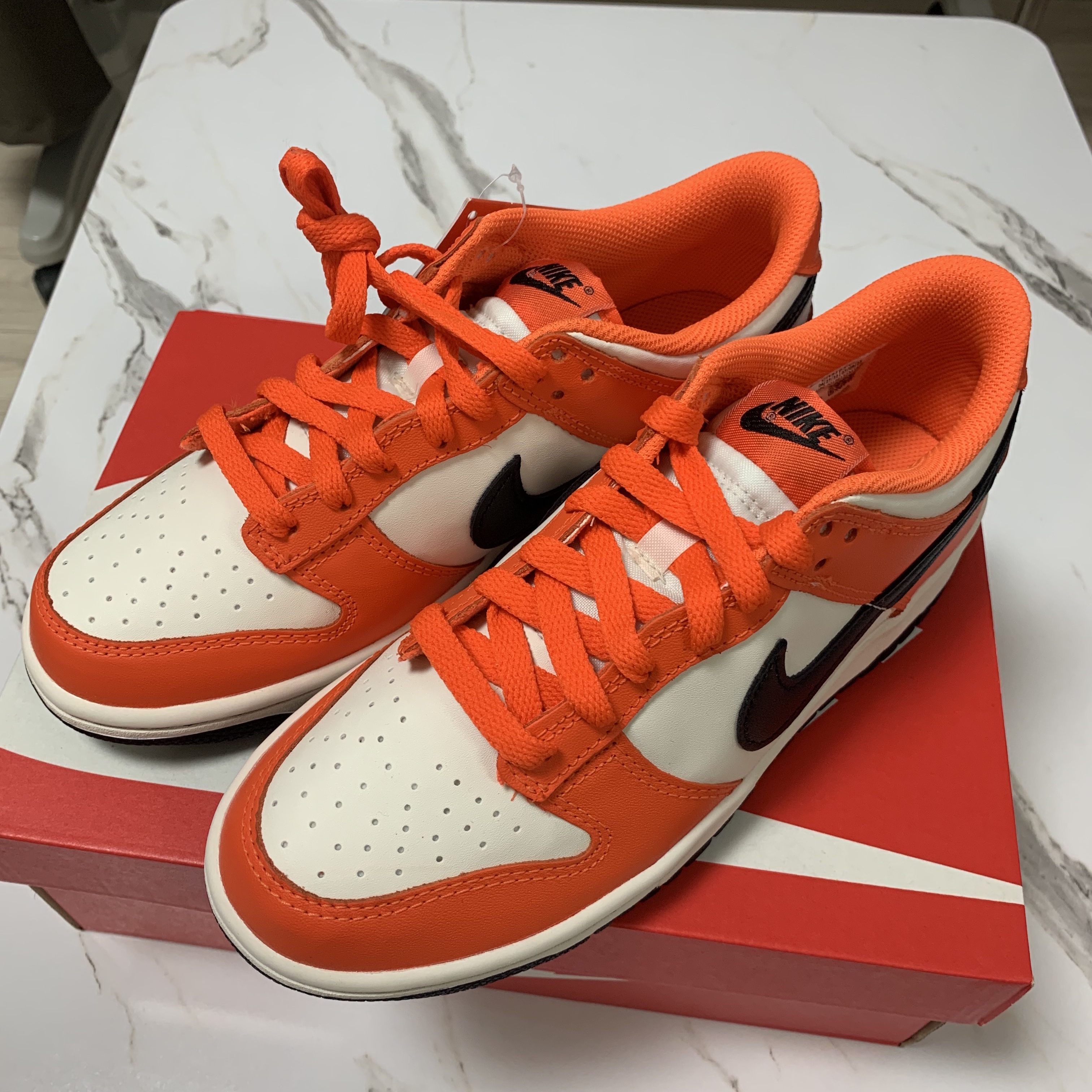 (GS) Nike Dunk Low Safety Orange 착용 스타일