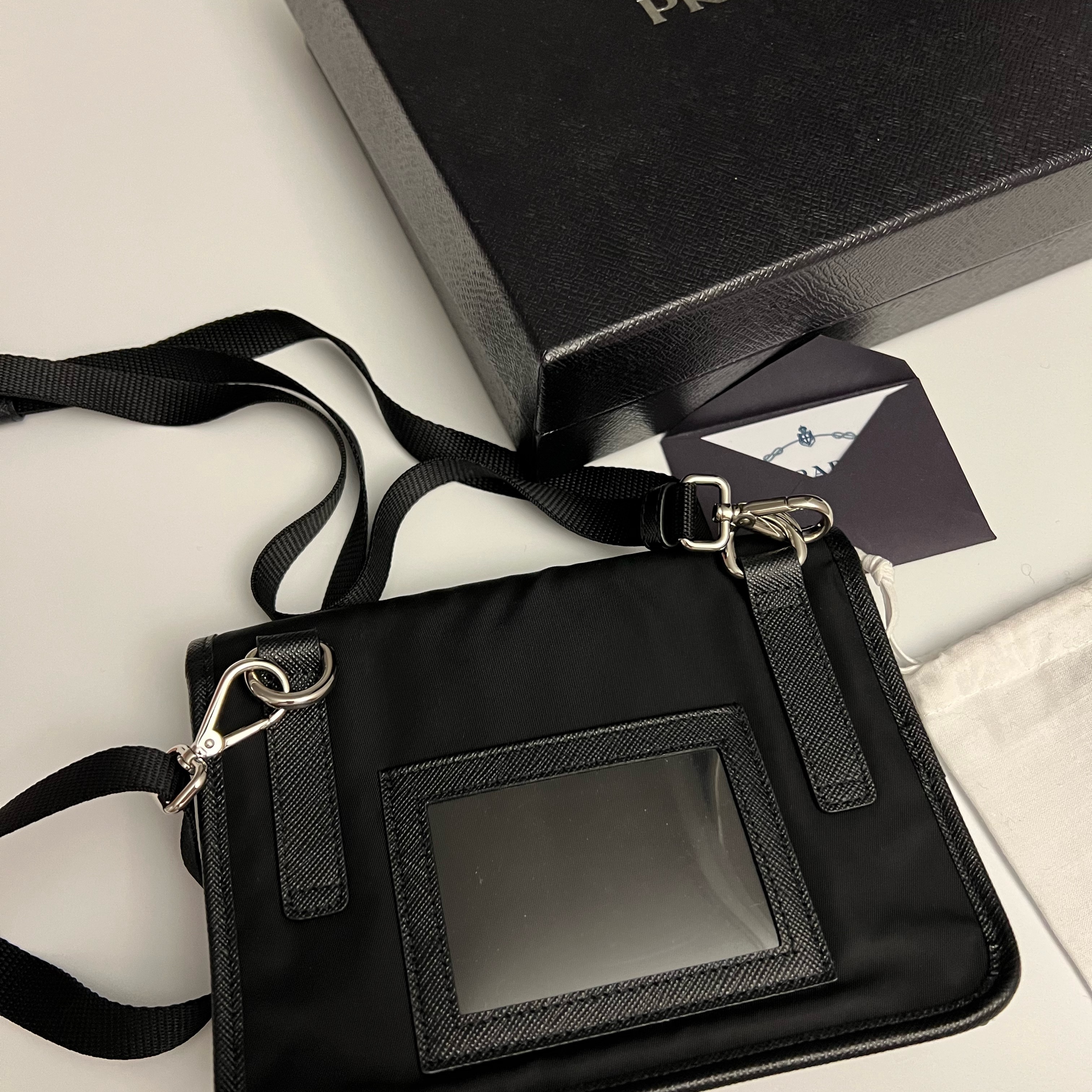 Prada Re-Nylon and Saffiano Leather Smartphone Case Black 착용 스타일 - 5