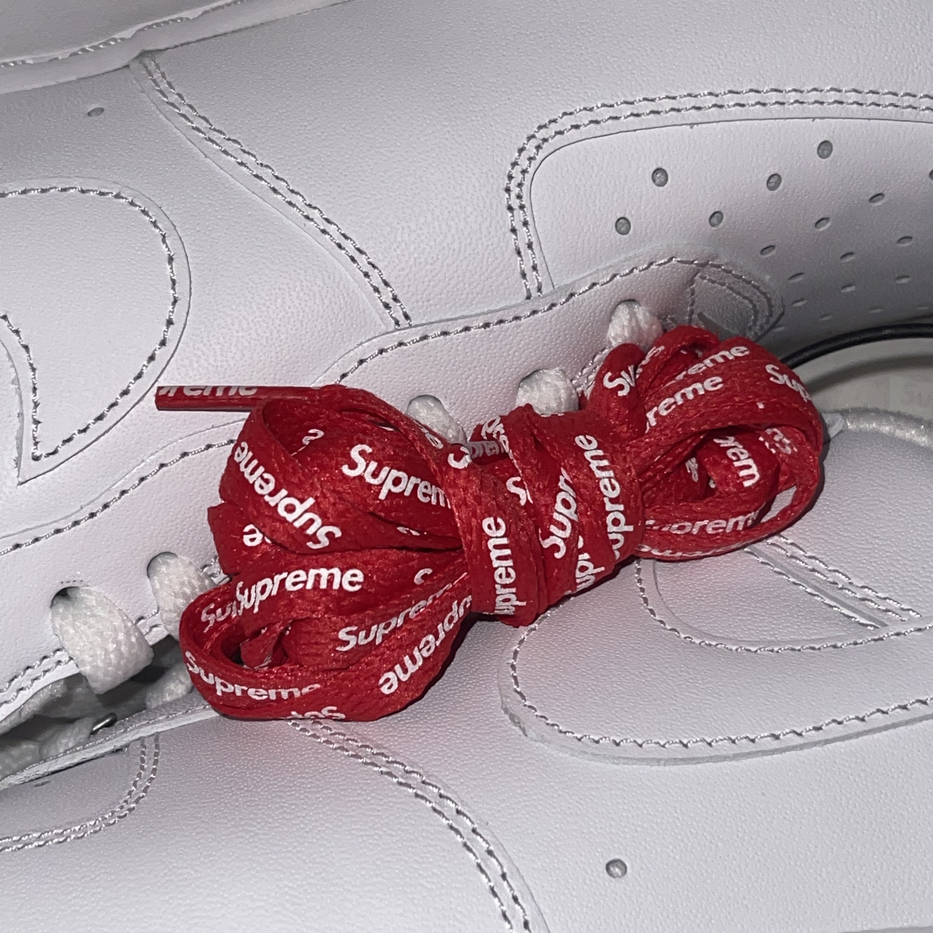 Nike x Supreme Air Force 1 Low White, Nike Dunk High Retro Noble Green 착용 스타일 - 1