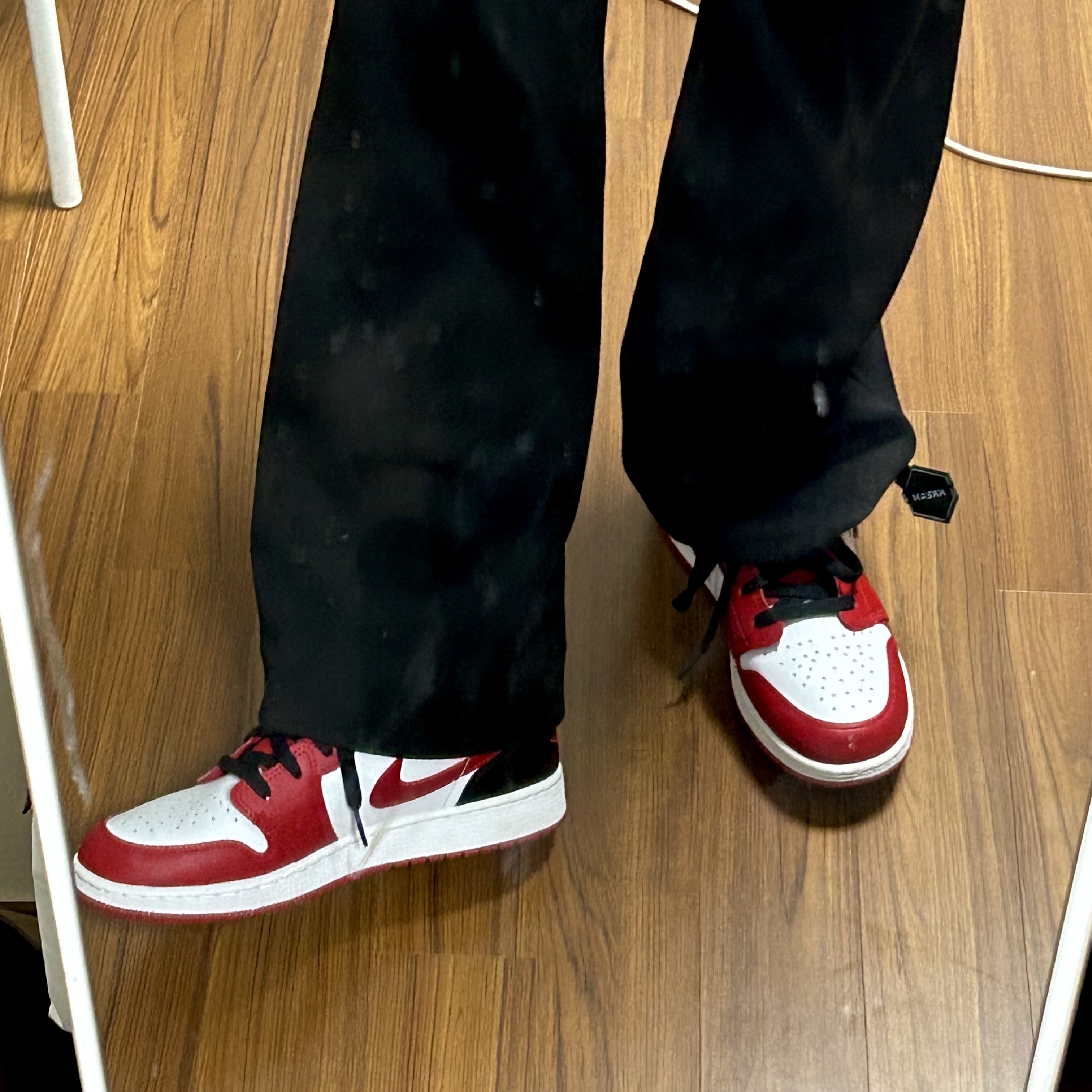 (GS) Jordan 1 Low White Gym Red Black 착용 스타일