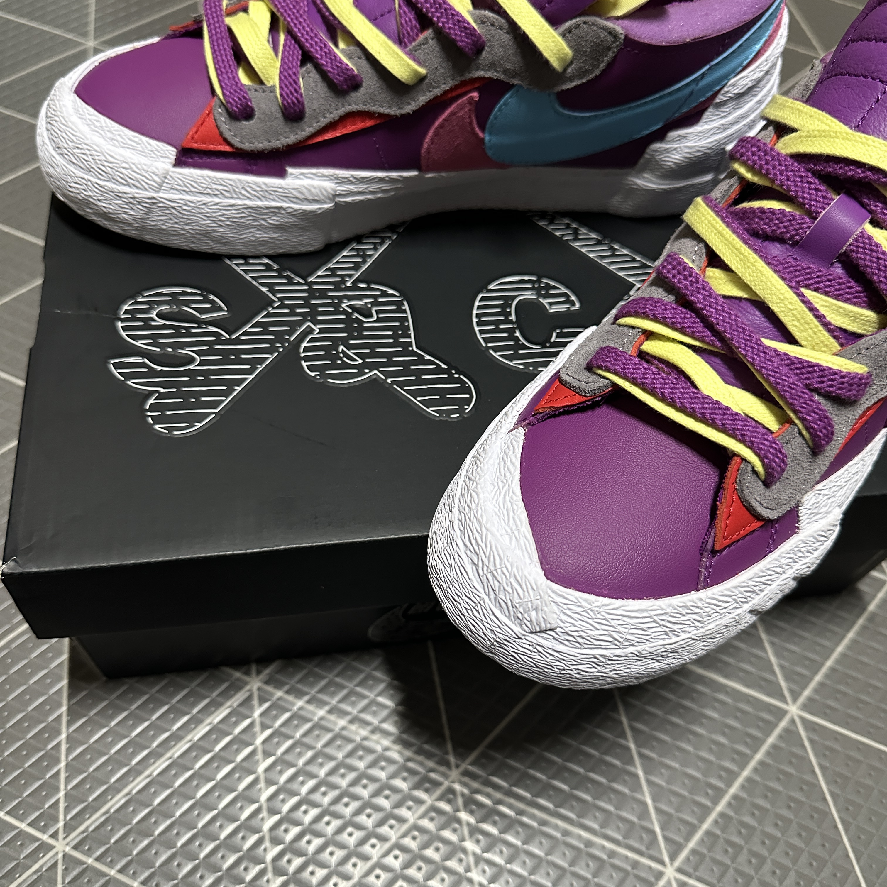 Nike x Sacai x Kaws Blazer Low Purple Dusk 착용 스타일