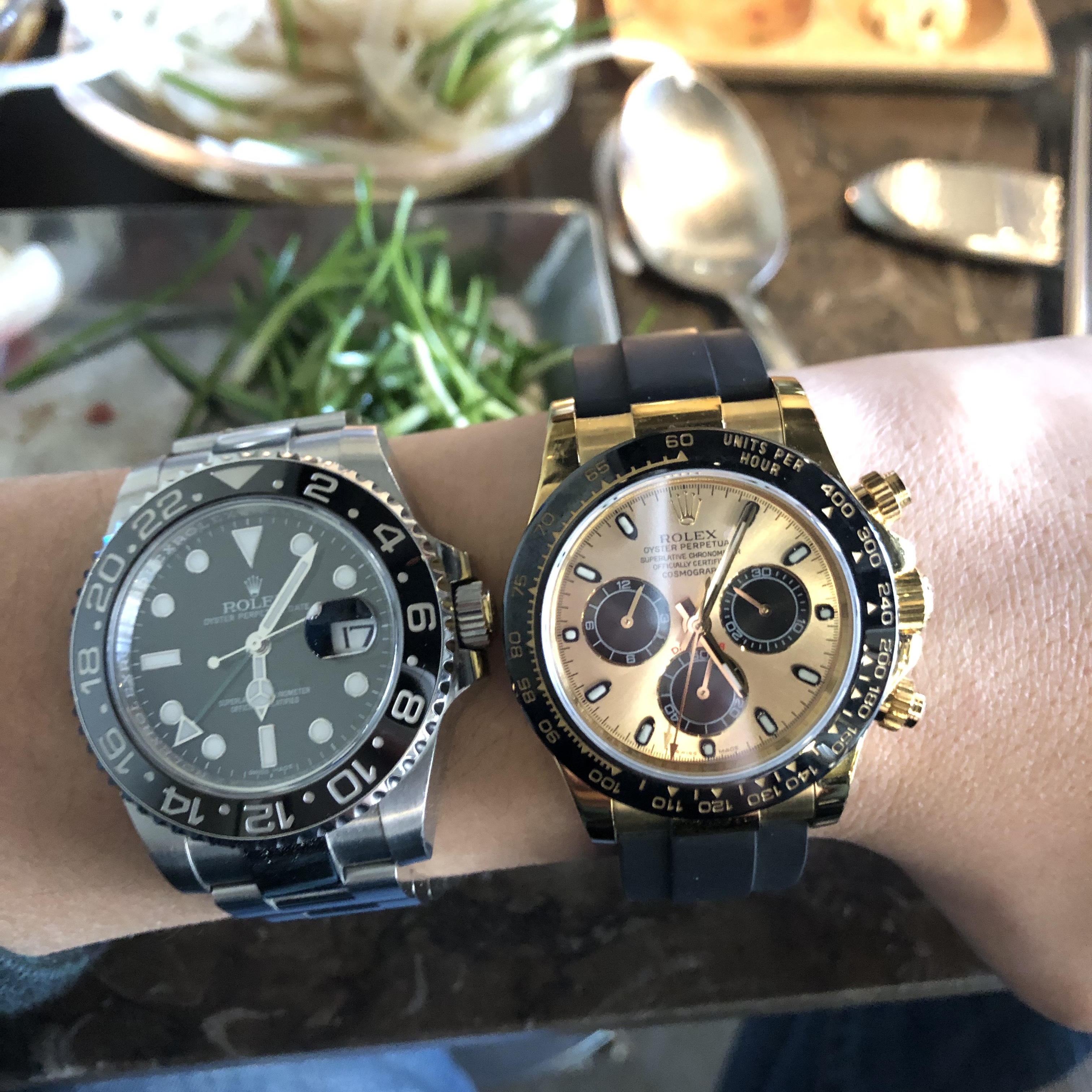 Rolex Cosmograph Daytona 40mm 116518LN Golden Black Oysterflex 착용 스타일