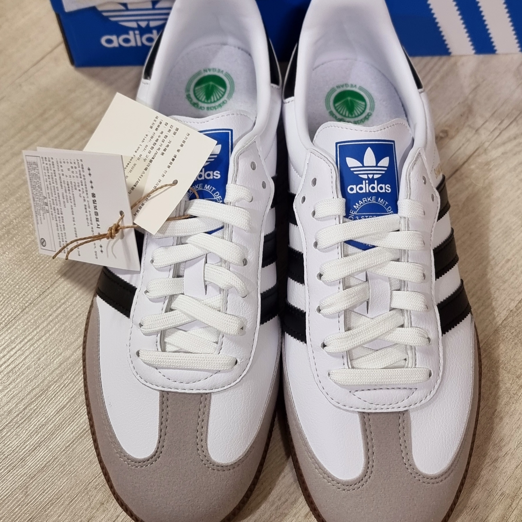 Adidas Samba Vegan White Black 착용 스타일 - 2