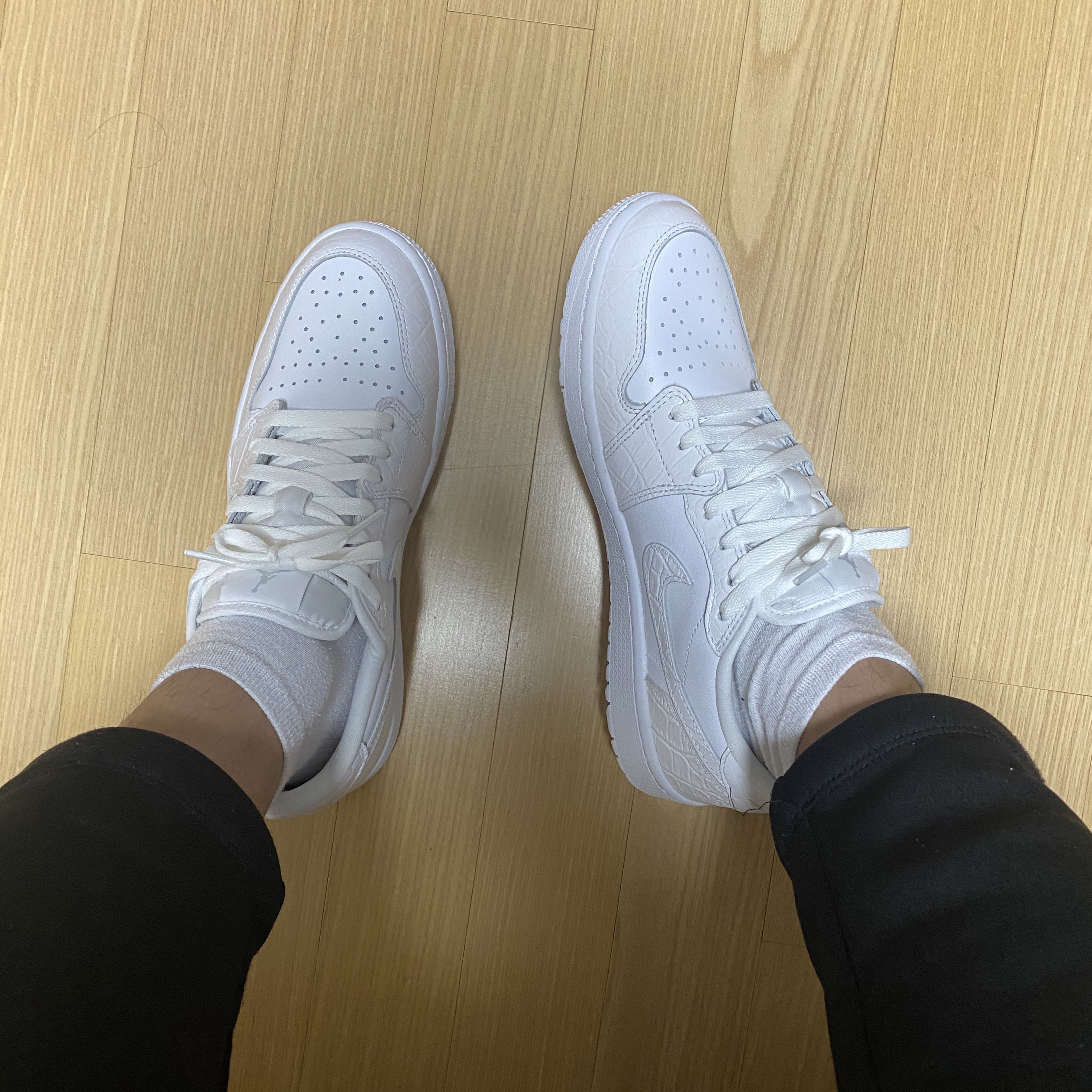 Jordan 1 Low Golf Pure Platinum 착용 스타일 - 4