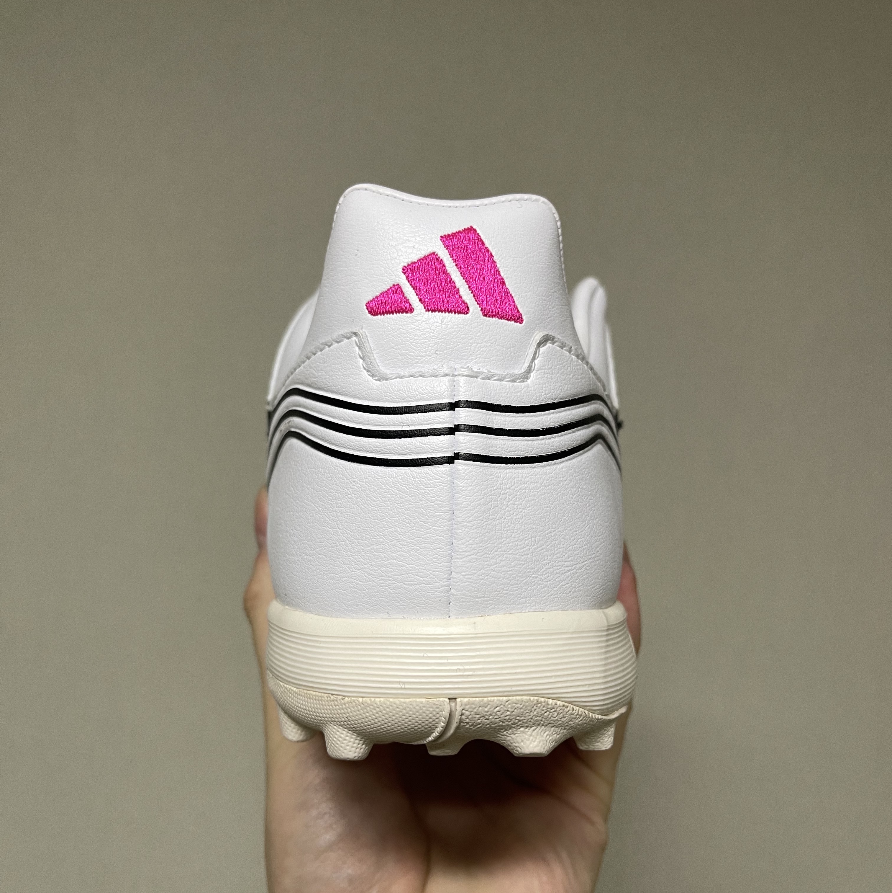 Adidas Predator Precision.1 TF Cloud White Team Shock Pink 착용 스타일 - 4