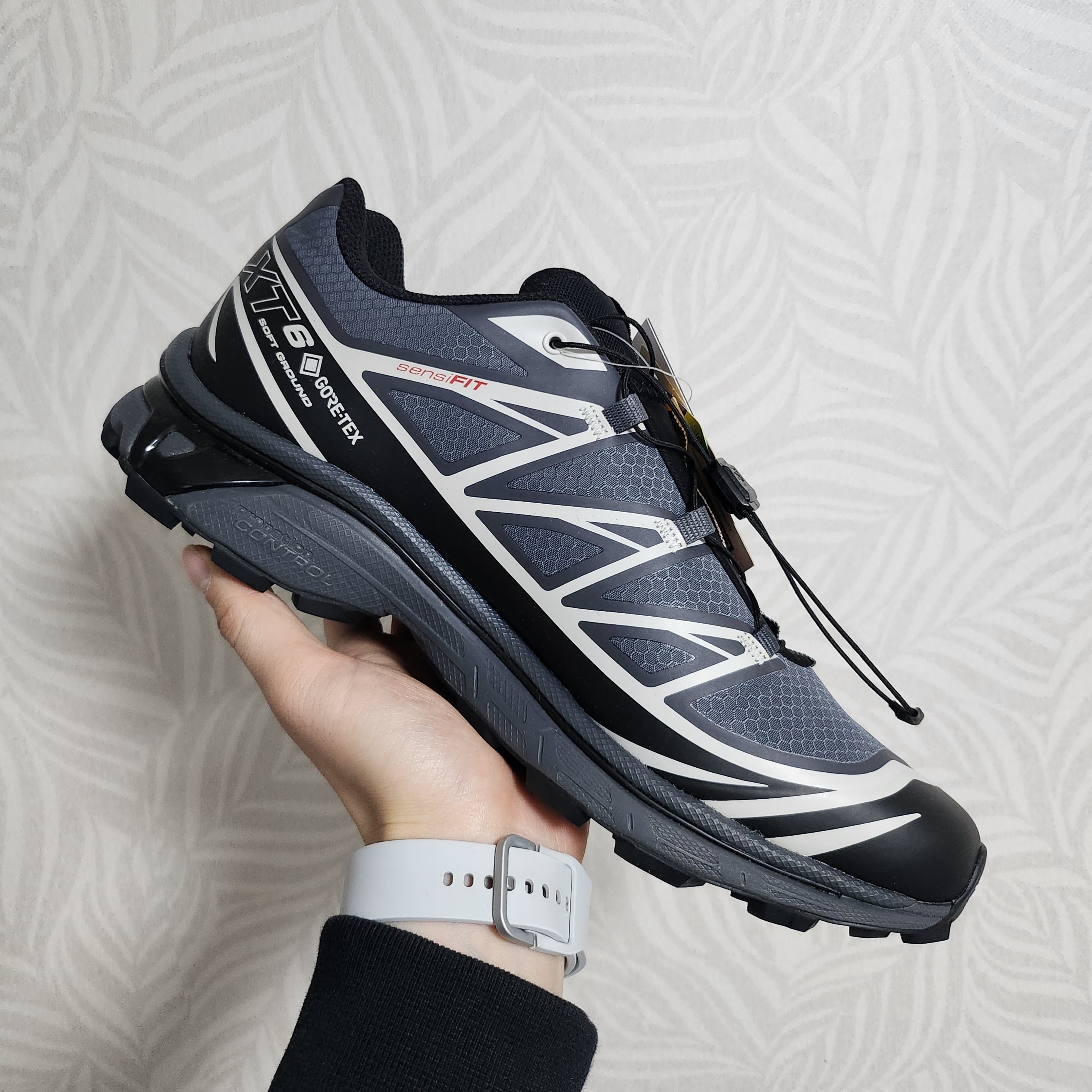 Salomon XT-6 Gore-Tex Black Ebony 착용 스타일 - 2