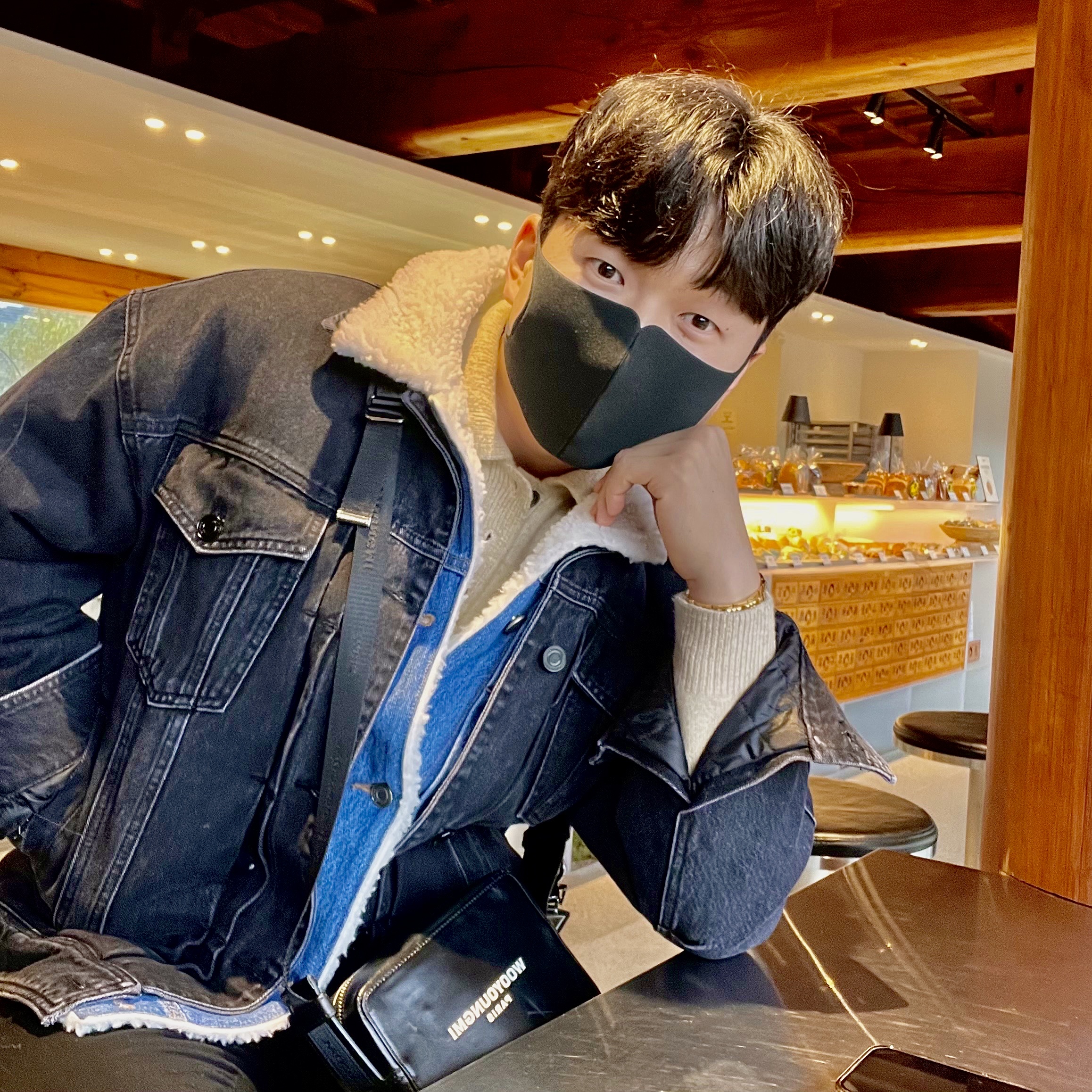 Wooyoungmi Square Mini Bag Black 착용 스타일