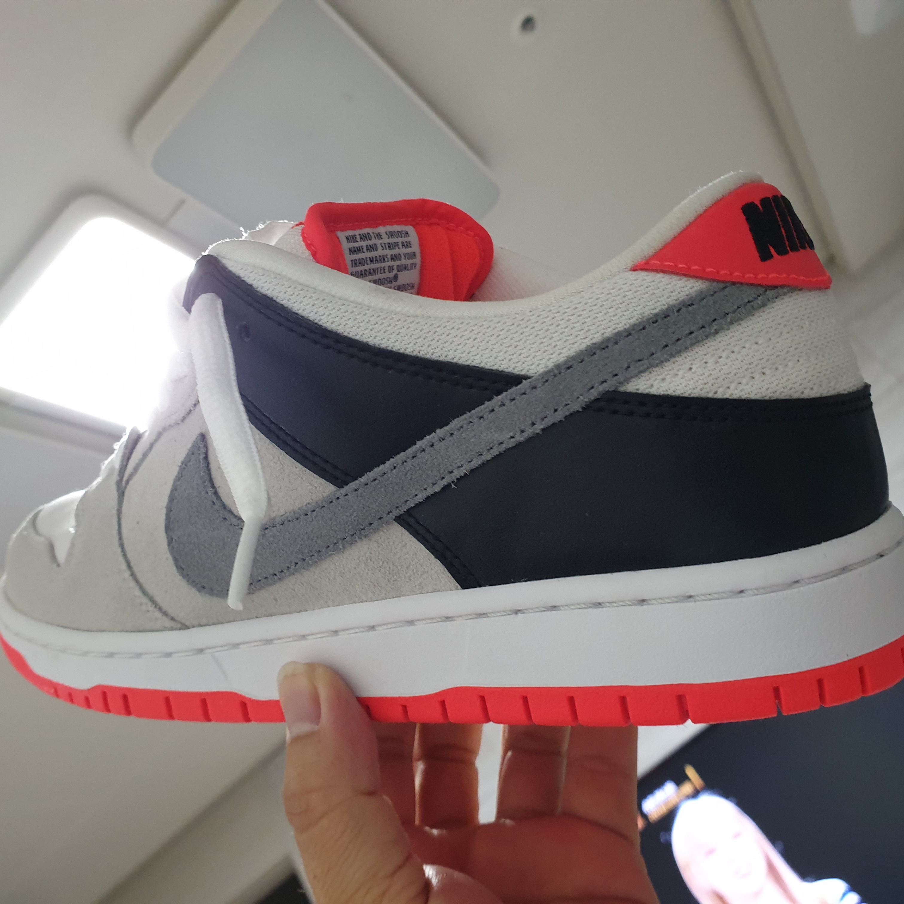 Nike SB Dunk Low Pro Infrared Orange Label 착용 스타일