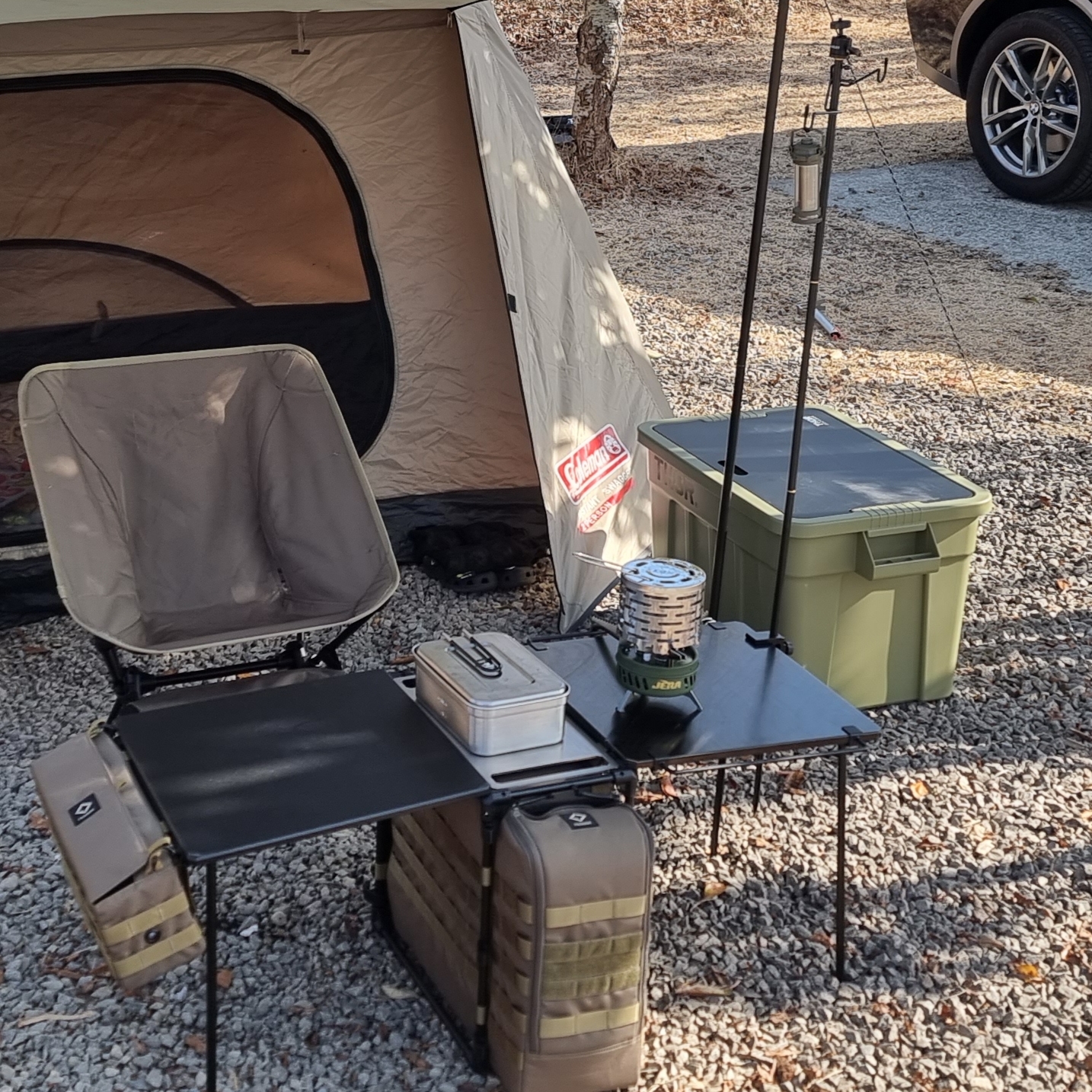 Helinox Tactical Chair One Military Olive, Helinox Tactical Field Office M Military Olive 착용 스타일