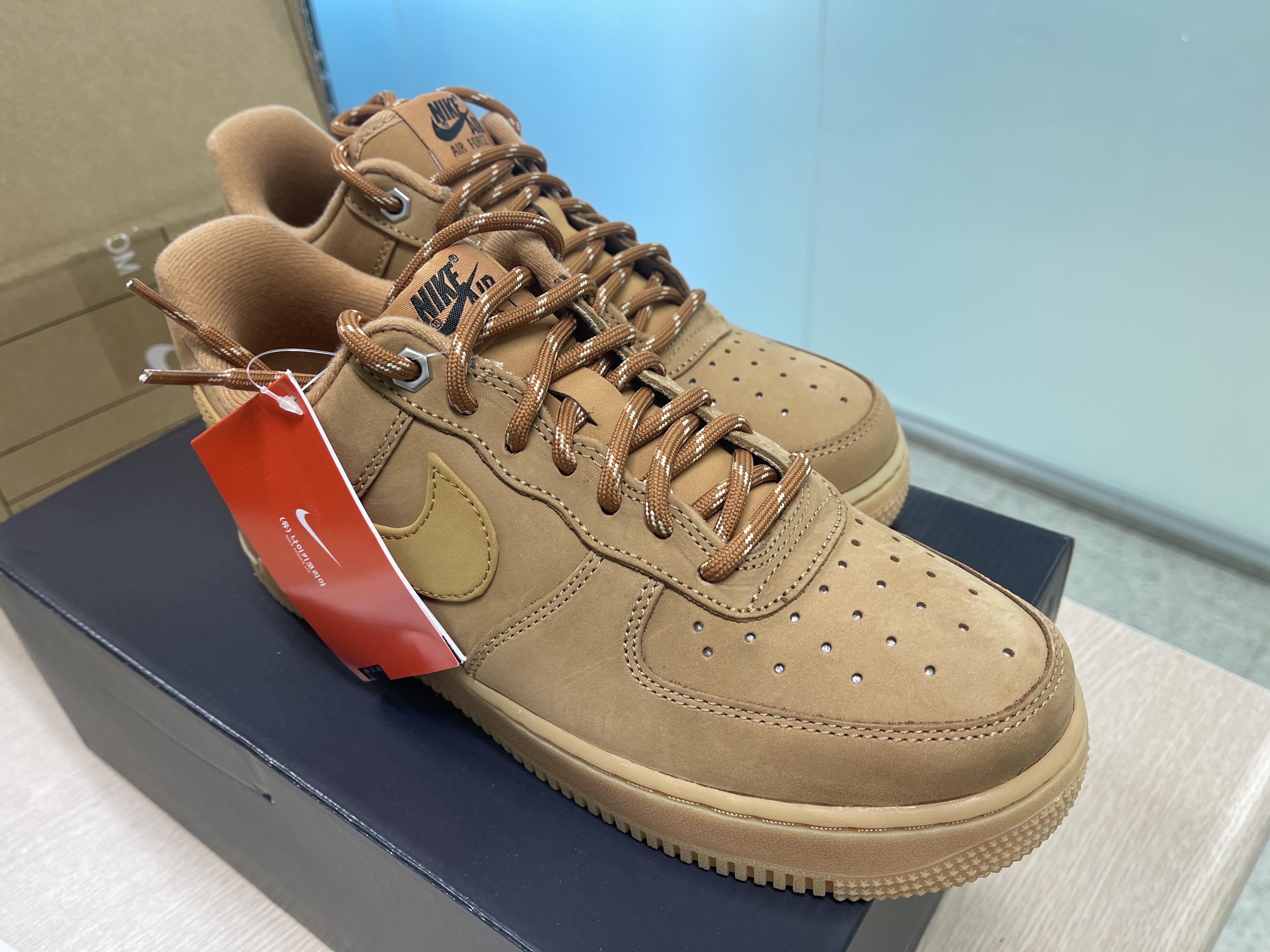 Nike Air Force 1 '07 WB Flax 착용 스타일 - 1