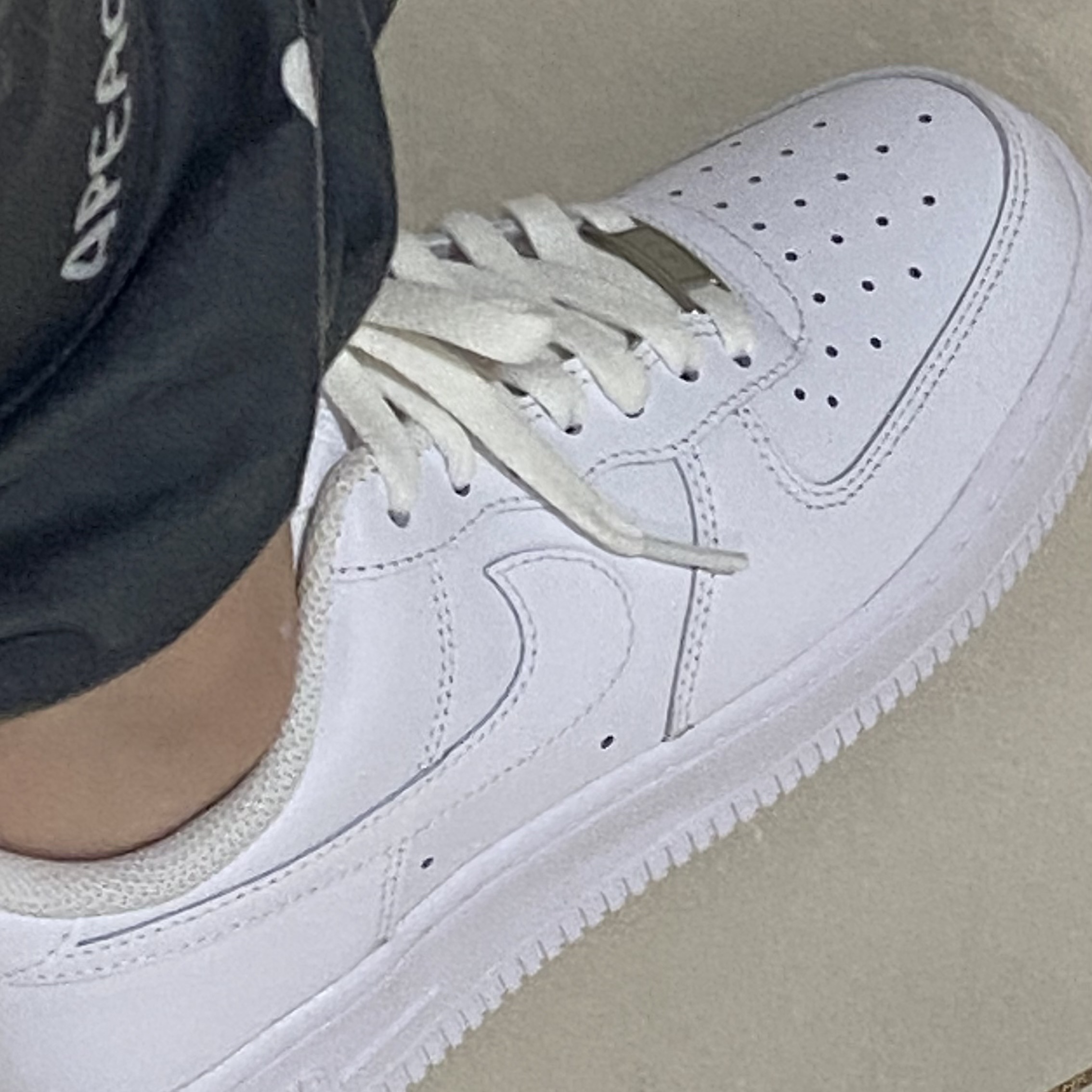 (W) Nike Air Force 1 '07 Low White 착용 스타일 - 2
