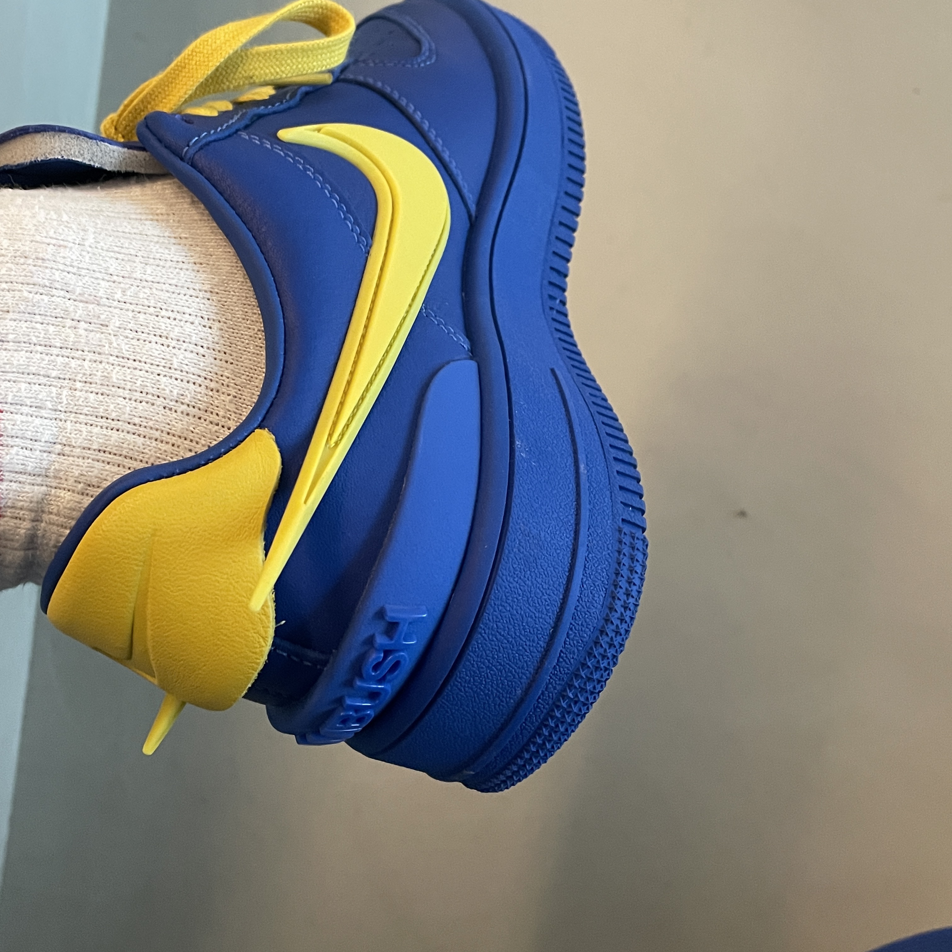 Nike x Ambush Air Force 1 Low SP Game Royal and Vivid Sulfur 착용 스타일