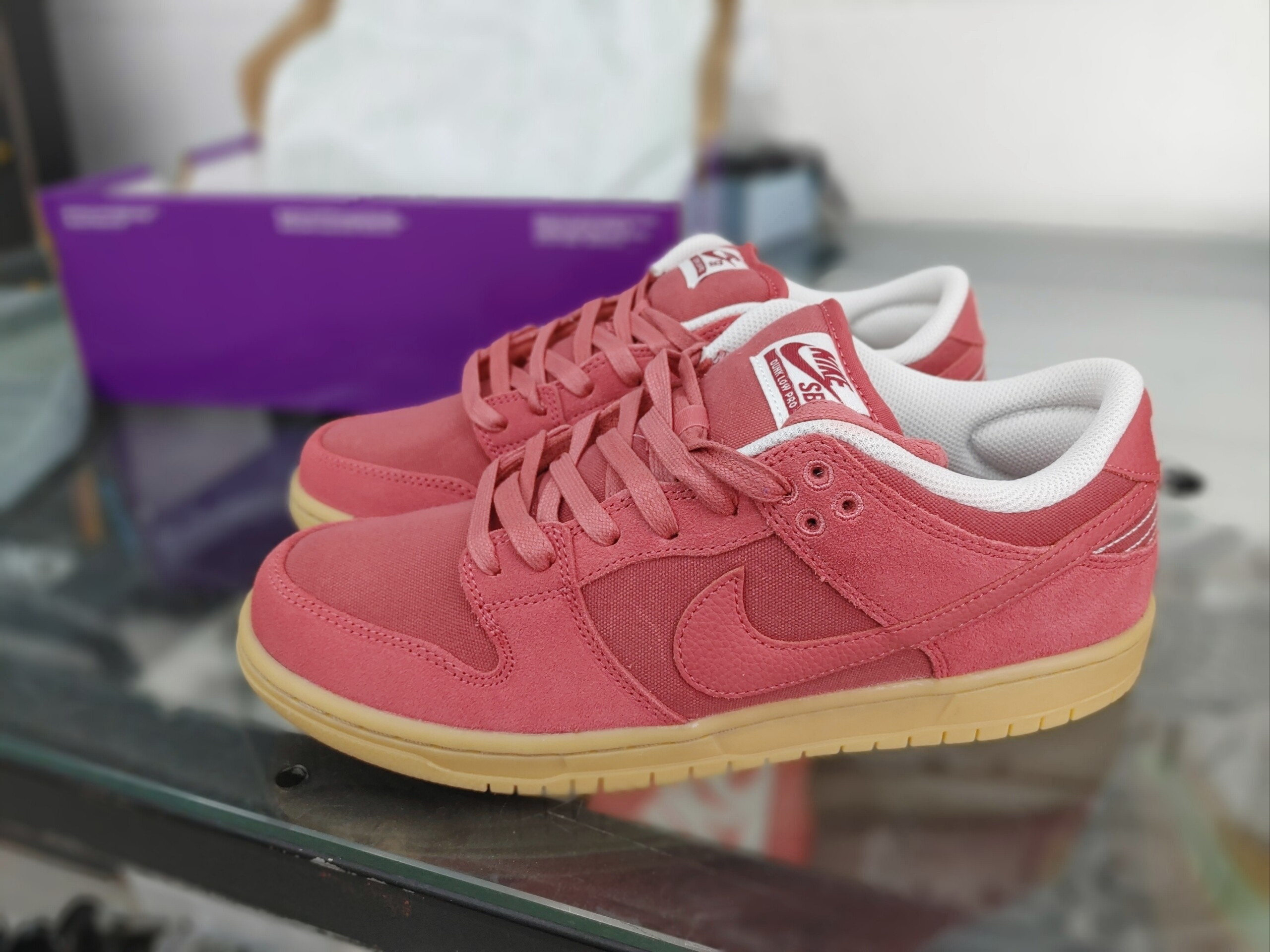 Nike SB Dunk Low Adobe 착용 스타일