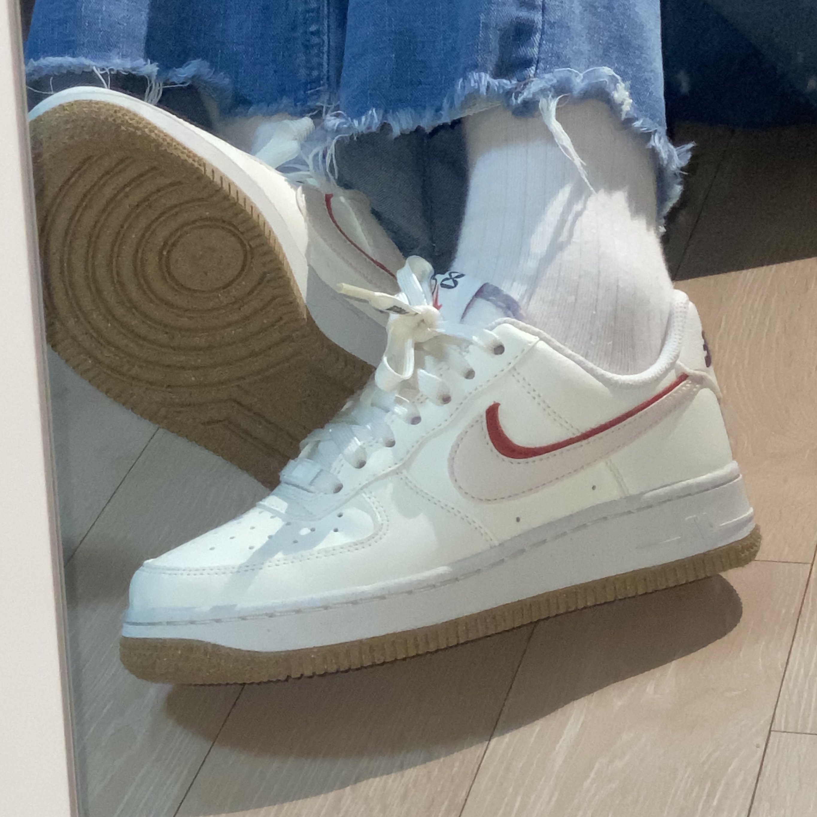 (W) Nike Air Force 1 '07 LX Sail Cinnabar 착용 스타일